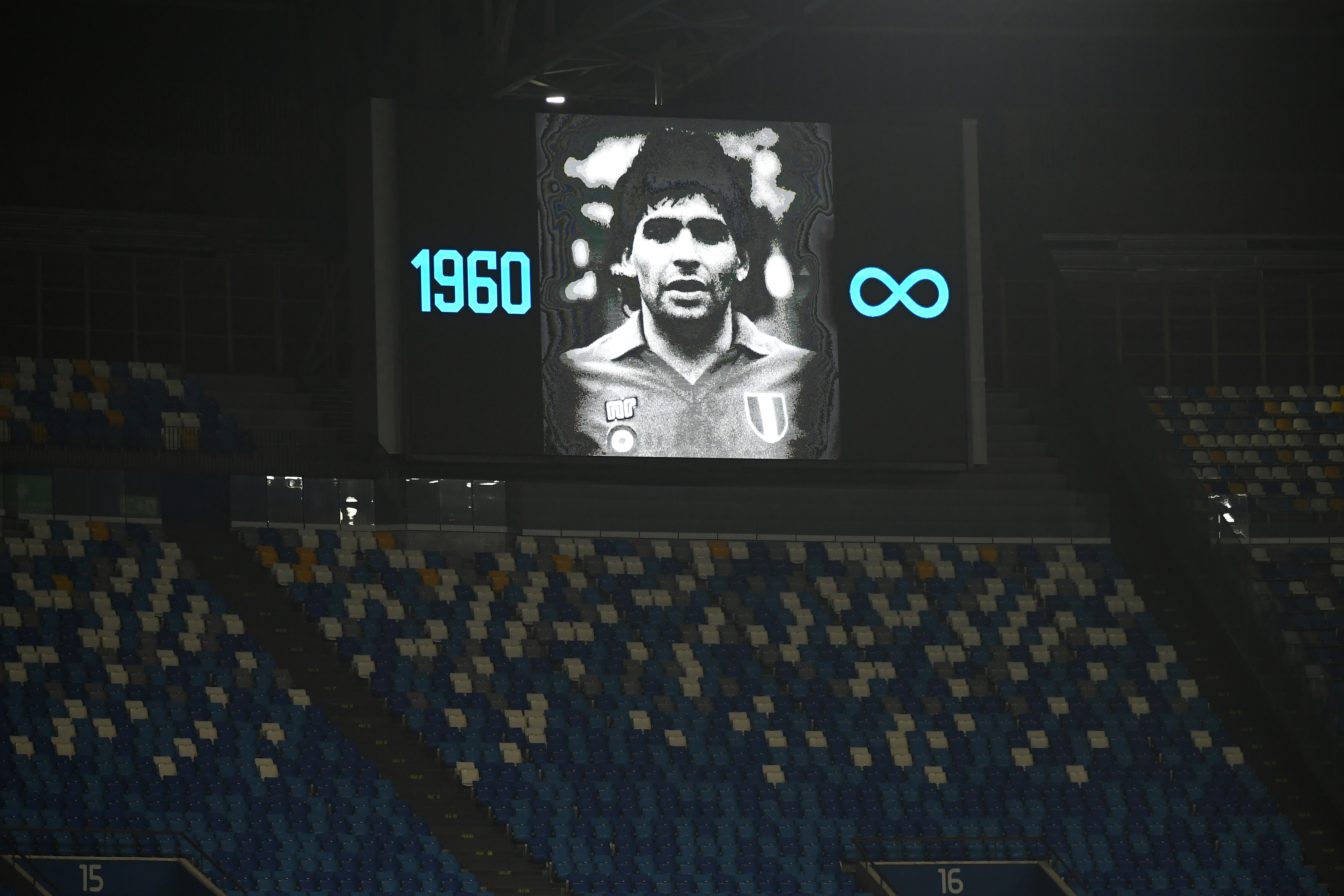 Stadionul echipei Napoli, San Paolo, redenumit oficial 'Diego Armando Maradona'