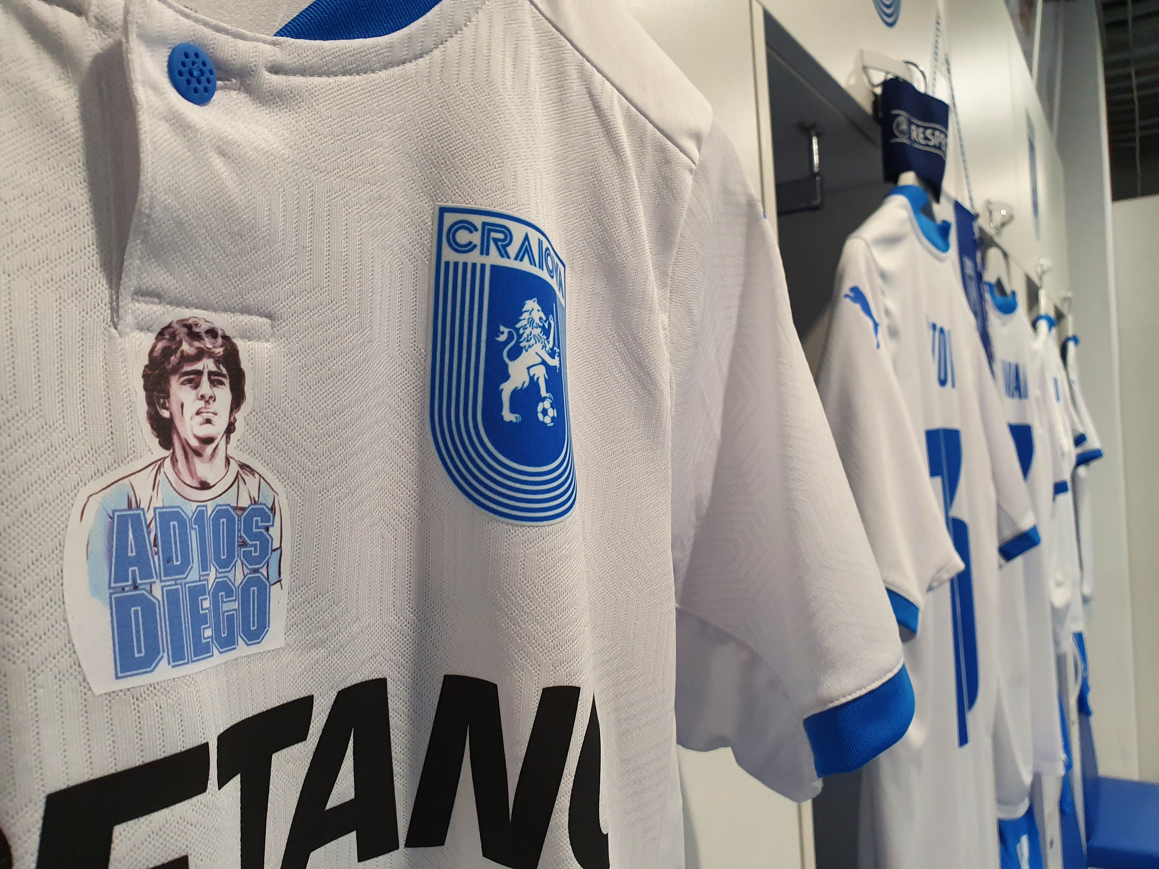 Chipul lui Diego Armando Maradona, pe tricoul Universității Craiova! Gestul superb al oltenilor