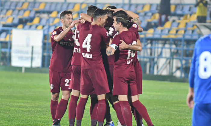 Fotbaliștii de la CFR Cluj, într-un meci cu FC Voluntari / Foto: Sport Pictures