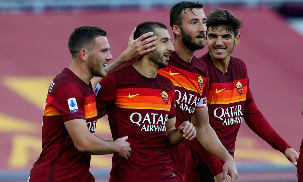 Fotbaliștii Romei, într-un meci cu Parma / Foto: Getty Images