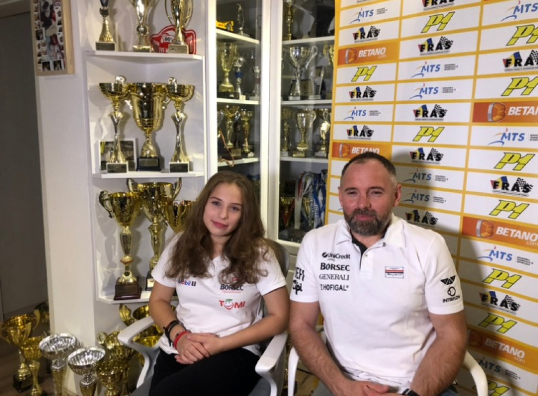 alexandra si adi teslovan..