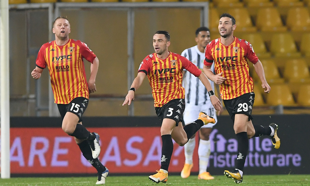 Fotbaliștii lui Benevento, în meciul cu Juventus / Foto: Getty Images
