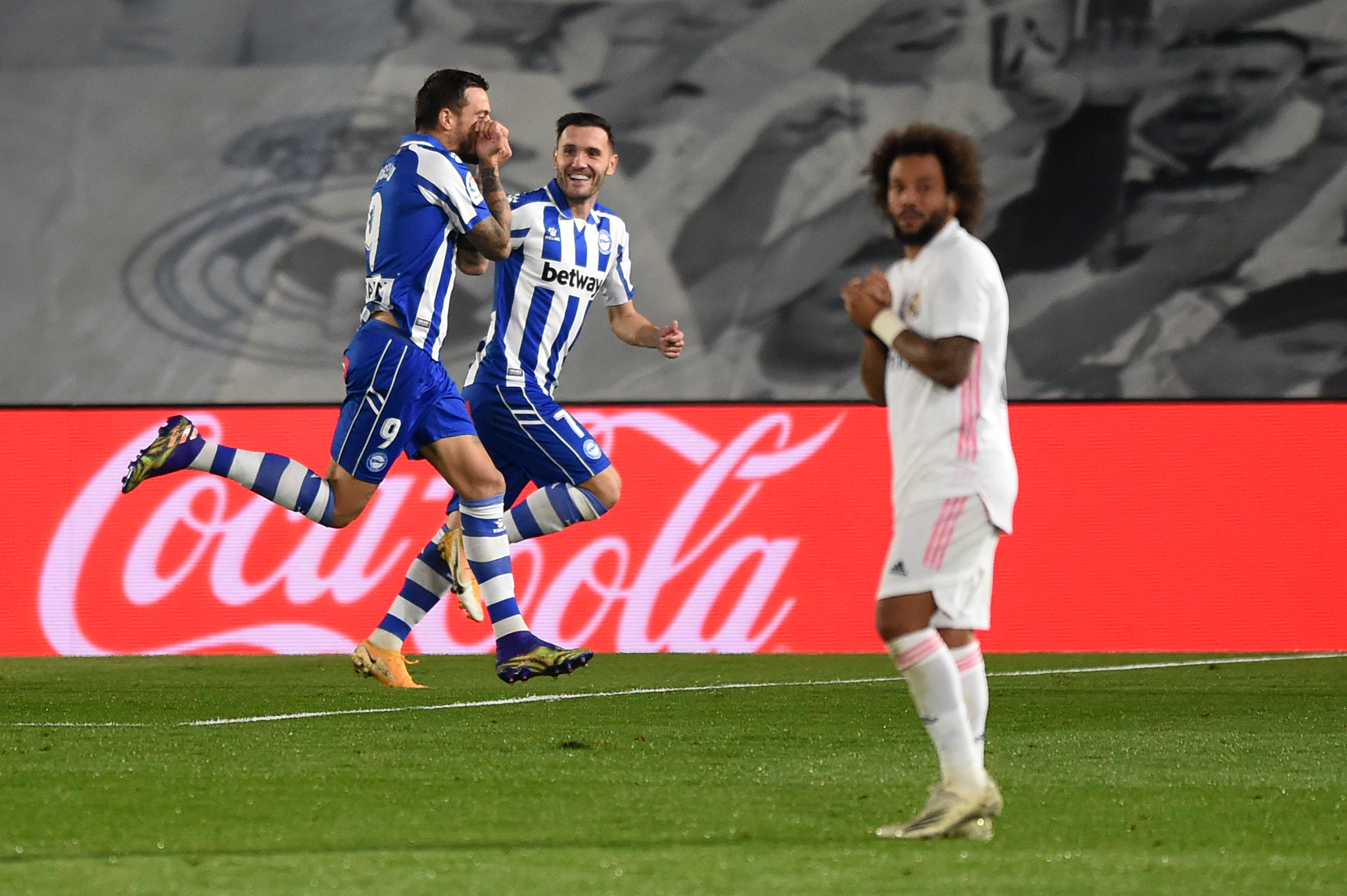 Real Madrid - Alaves 1-2. Greu fără Ramos și Benzema. Campioana, al treilea pas greșit consecutiv