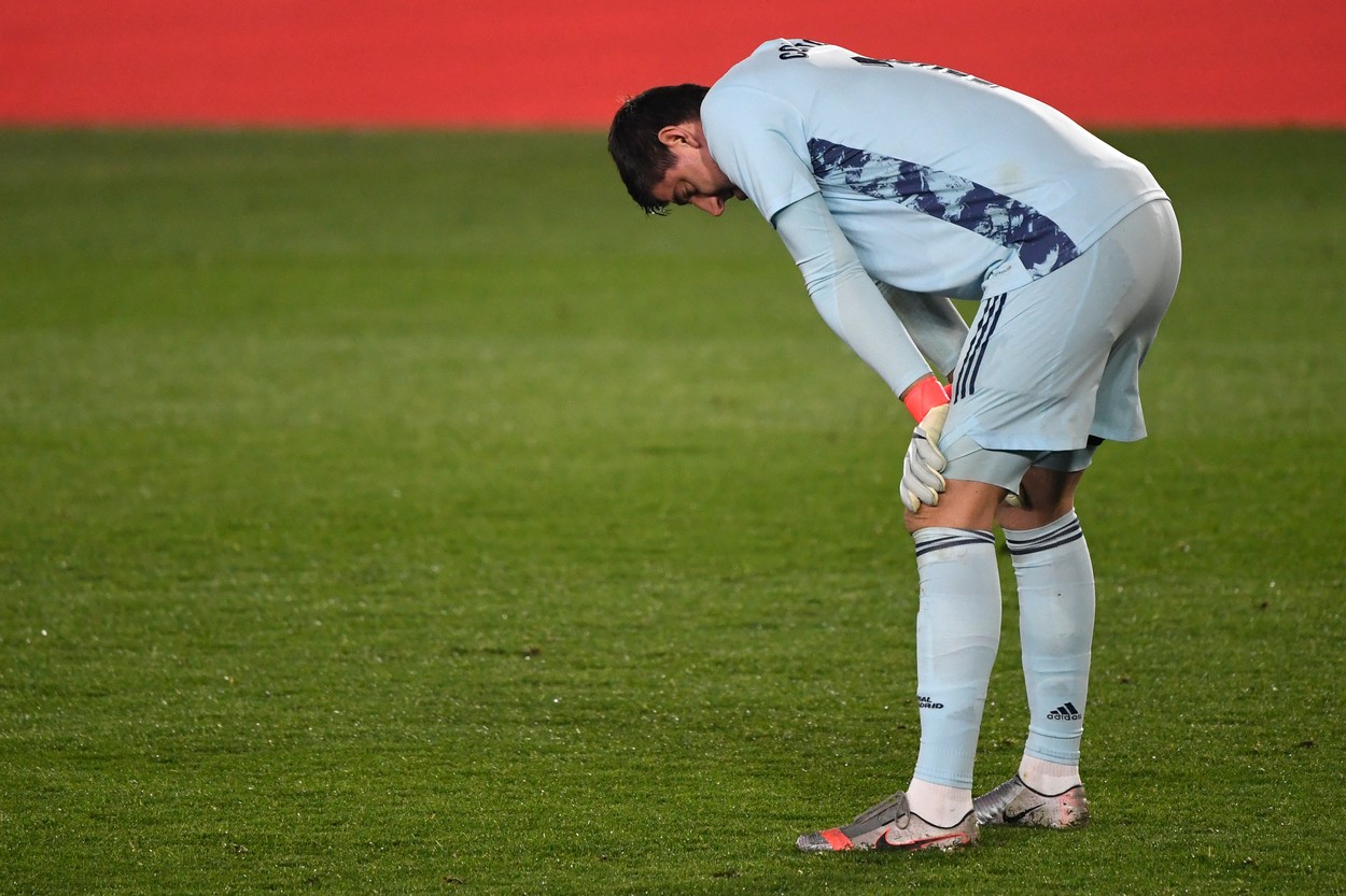 Gafă monumentală a lui Thibaut Courtois! Belgianul "a îngropat-o" pe Real Madrid în duelul cu Alaves
