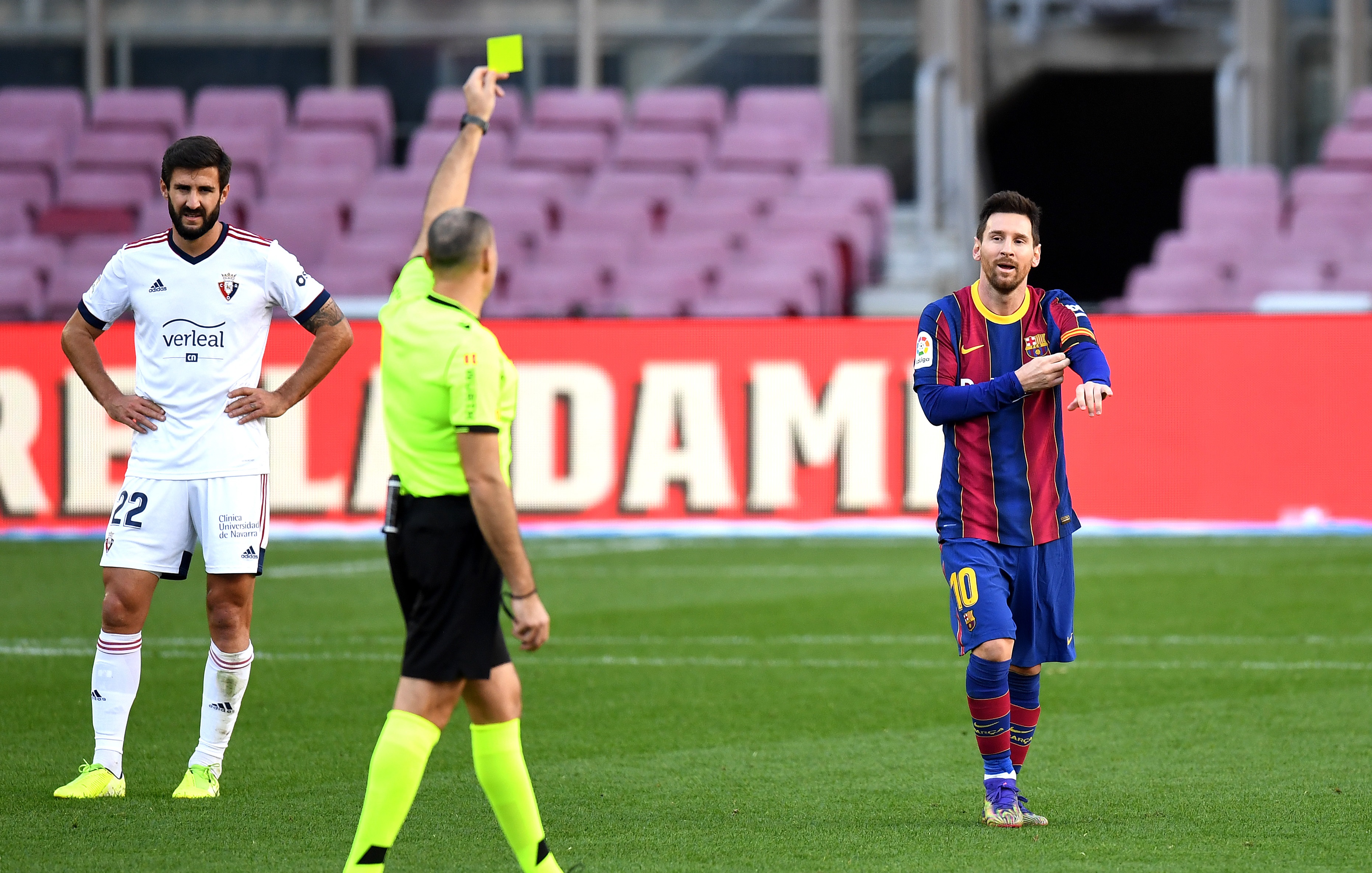 ”Zero empatie!” Ce scrie presa argentiniană despre galbenul acordat ”fără milă” lui Messi, după omagiul pentru Maradona