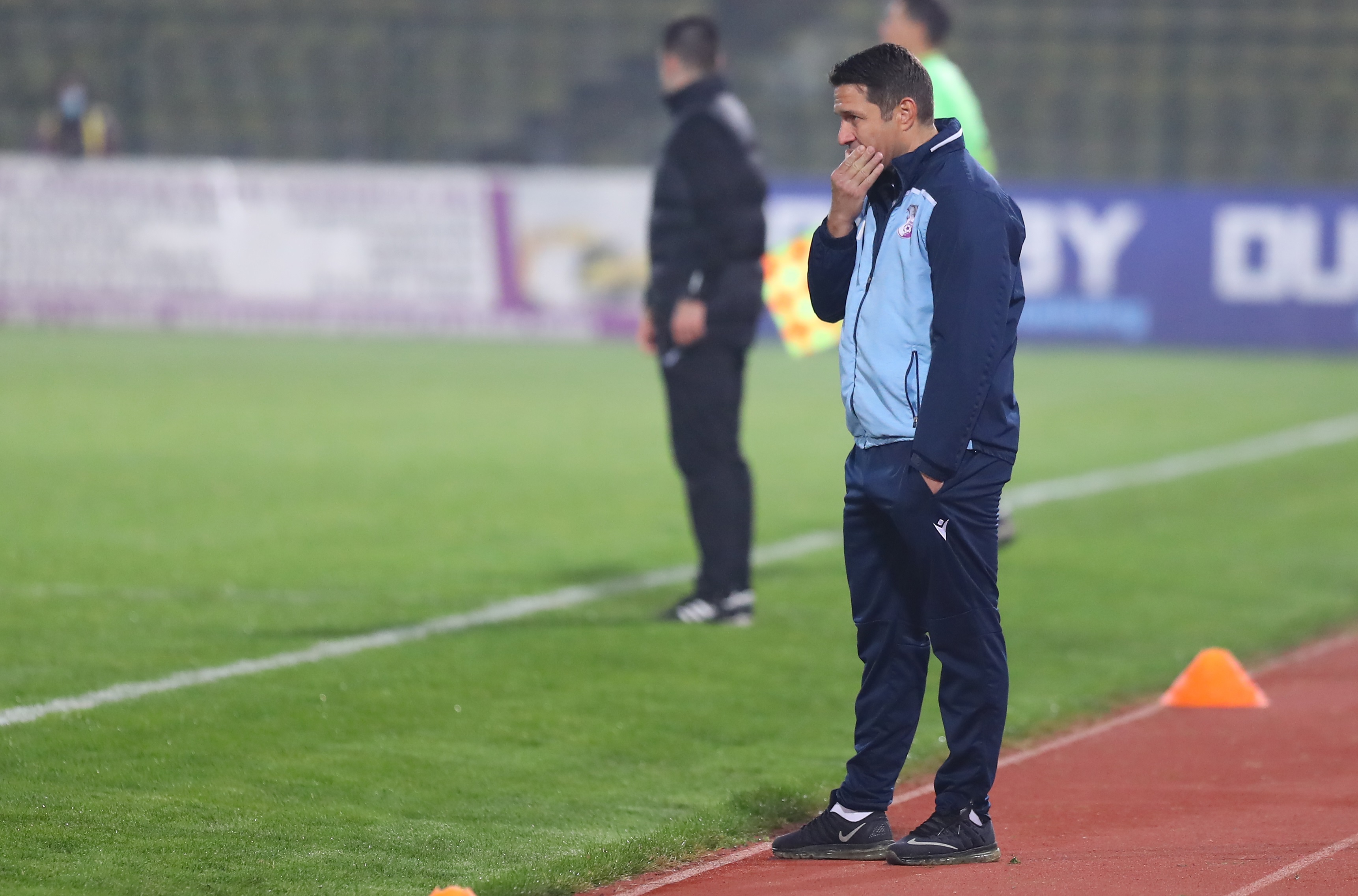 FC Argeș și-a dat afară antrenorul, după înfrângerea din Cupa României. Pe cine vor să numească piteștenii