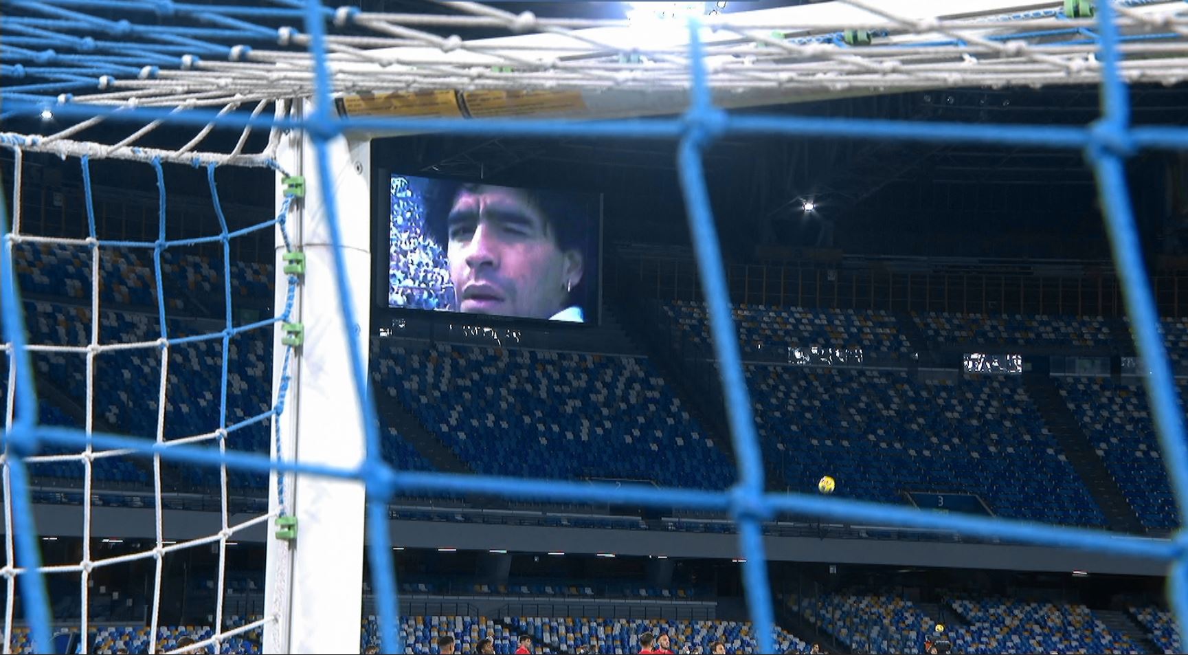 Momente emoționante înainte de Napoli - AS Roma! Jucătorii, cu ochii în lacrimi. Banner superb pregătit de fani