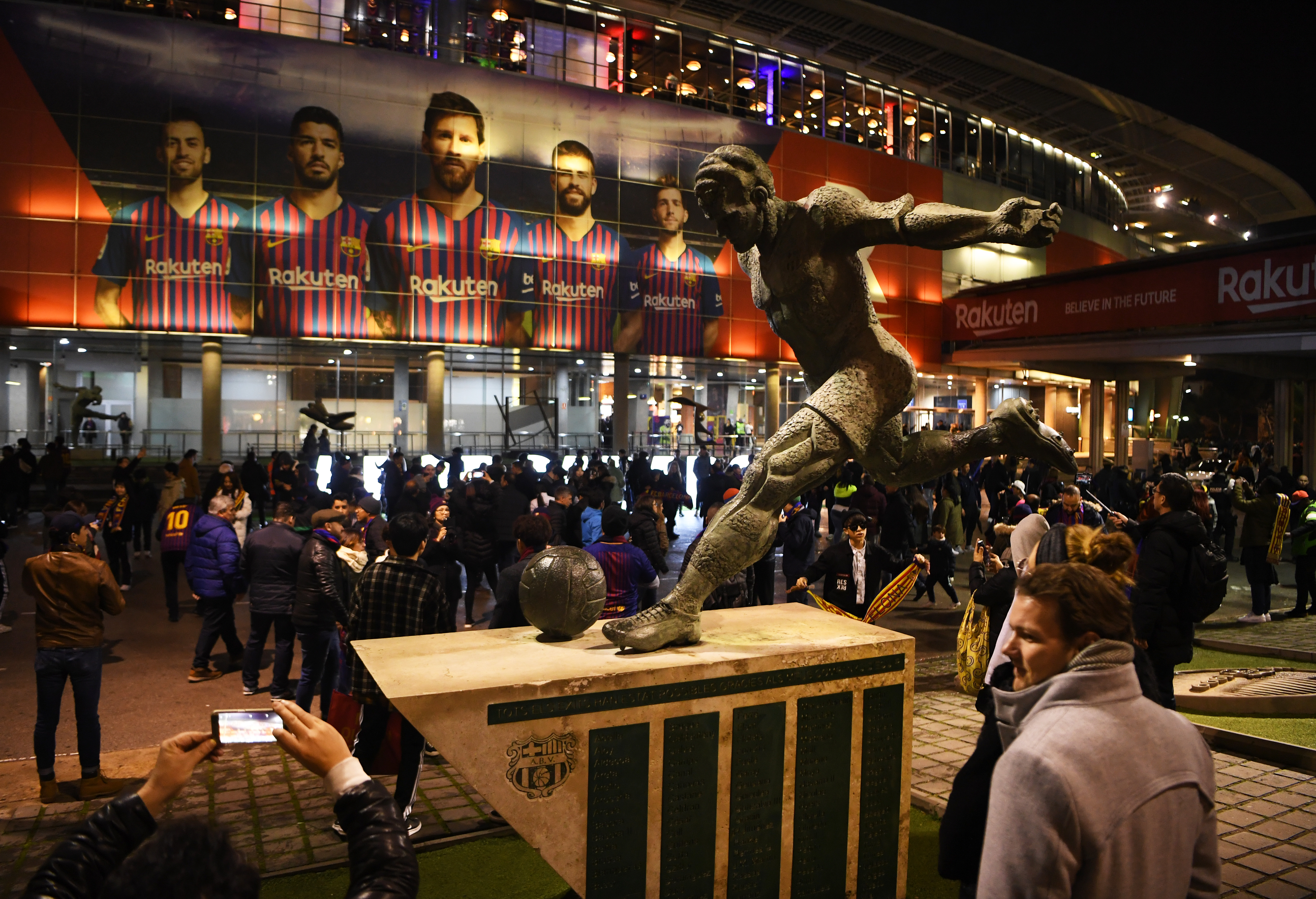 ”Messi al secolului XX”: Barcelona și-a redescoperit la Budapesta legenda eternă, care a fugit din țară deghizat în soldat rus