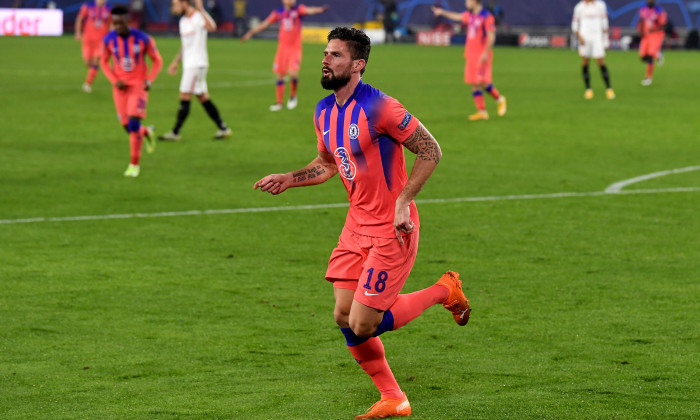 Olivier Giroud, în meciul cu Sevilla / Foto: Getty Images