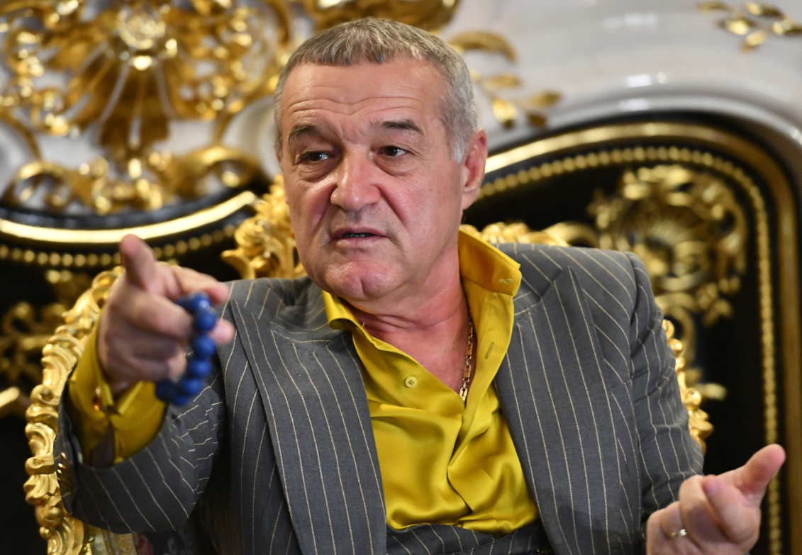 Becali a explicat de ce a făcut cinci schimbări la pauza meciului cu CFR: ”La fel mă comport și eu. Asta i-am spus lui Petrea”