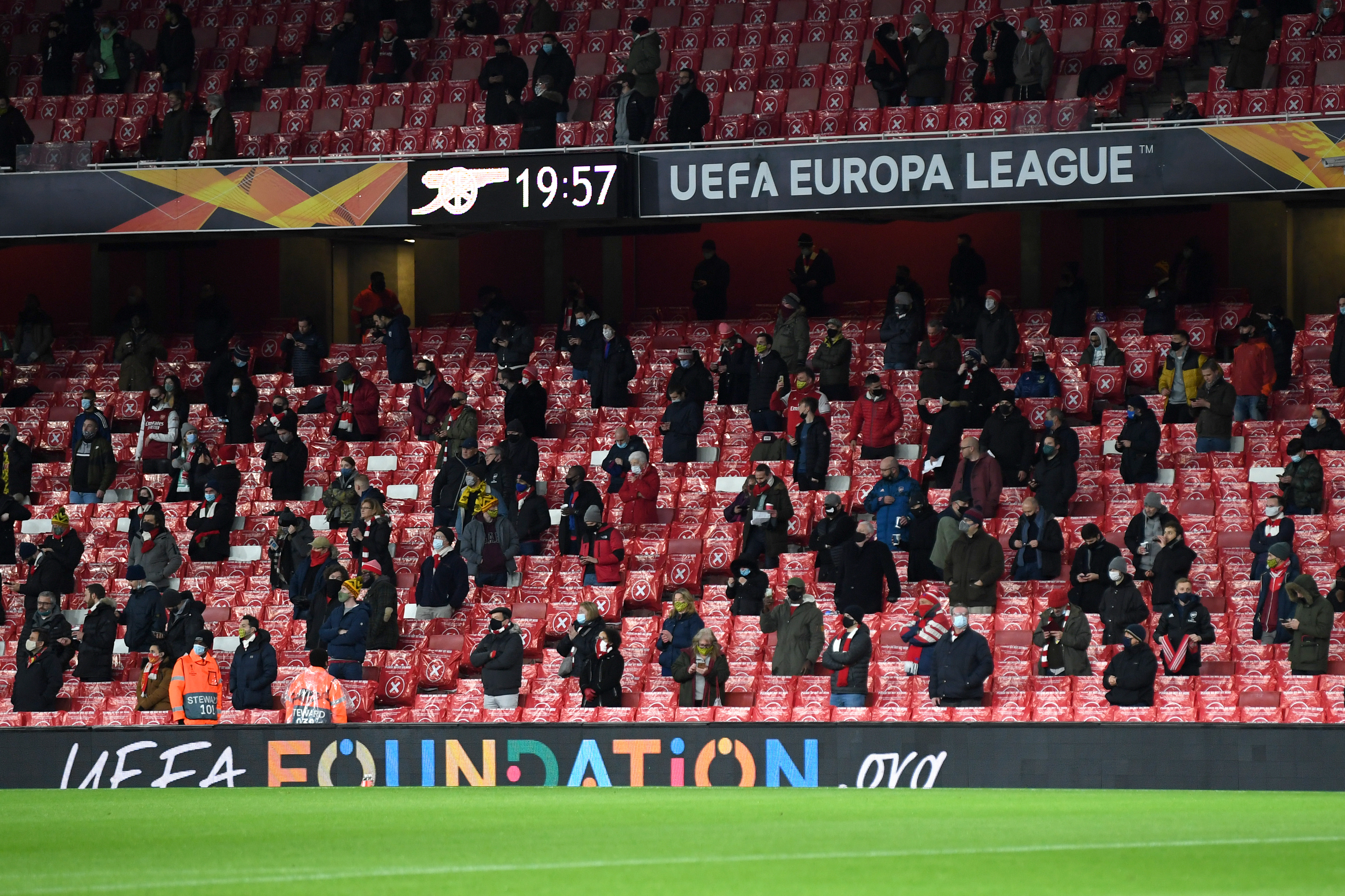 Englezii au revenit pe stadion după aproape 9 luni! Imagini de colecție de la Arsenal - Rapid Viena