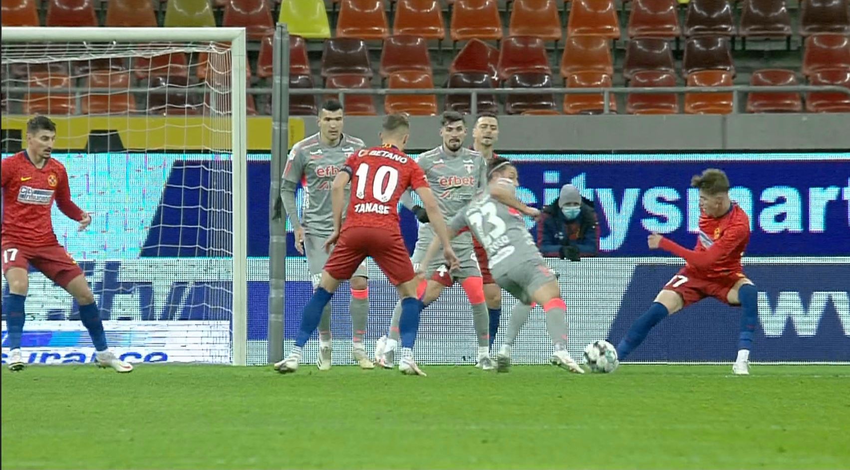 FCSB - UTA Arad 0-0, ACUM, la Digi Sport 1. Ambele echipe au nimerit bara. Arădenii, în 10 oameni