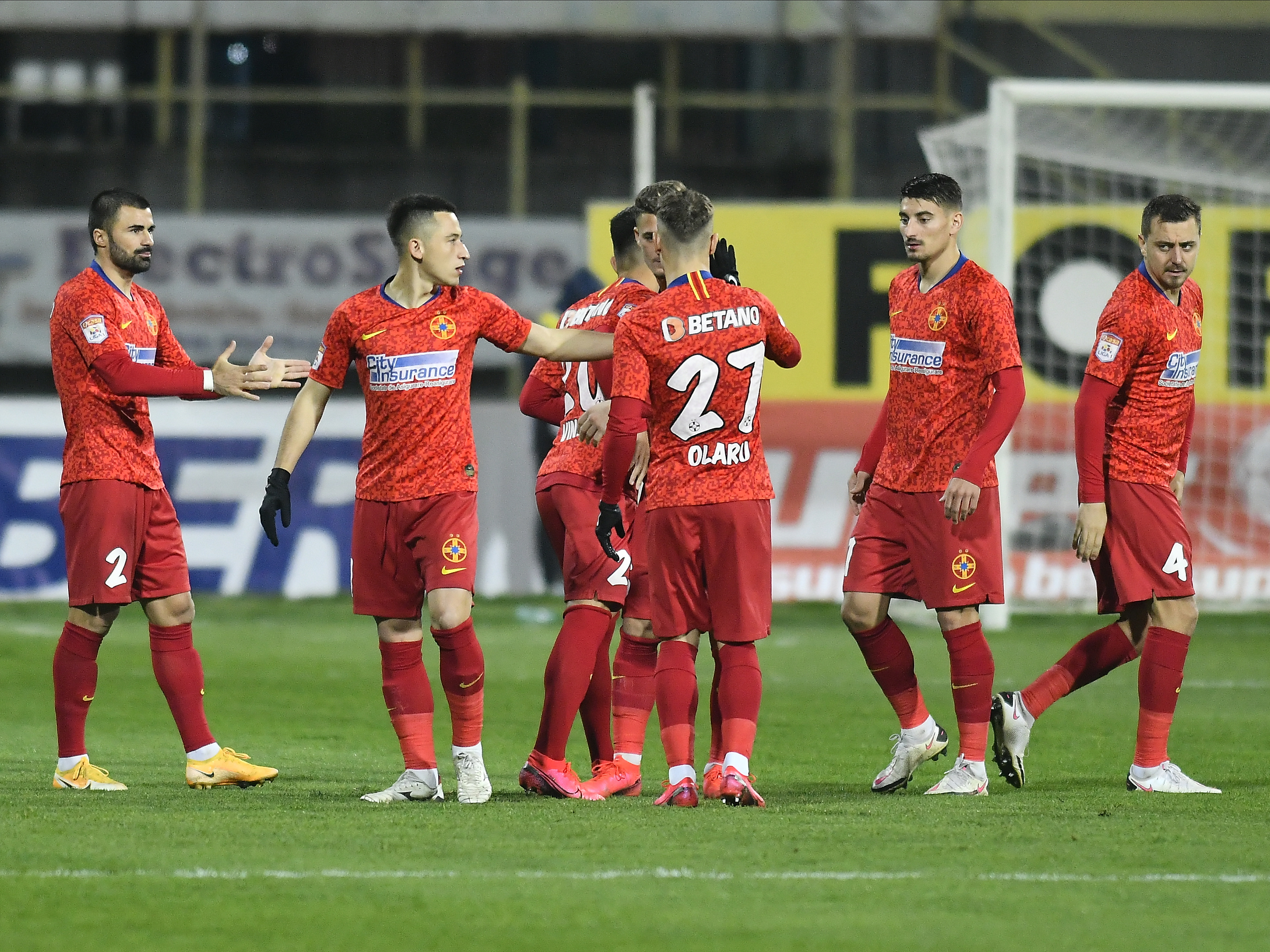 LIVE VIDEO FCSB - UTA Arad, ora 21:30, în direct la Digi Sport 1. ”Roș-albaștrii” caută a șaptea victorie consecutivă
