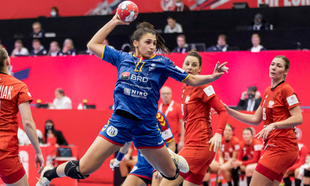 Lorena Ostase, pivotul naționalei de handbal feminin a României / Foto: Sport Pictures