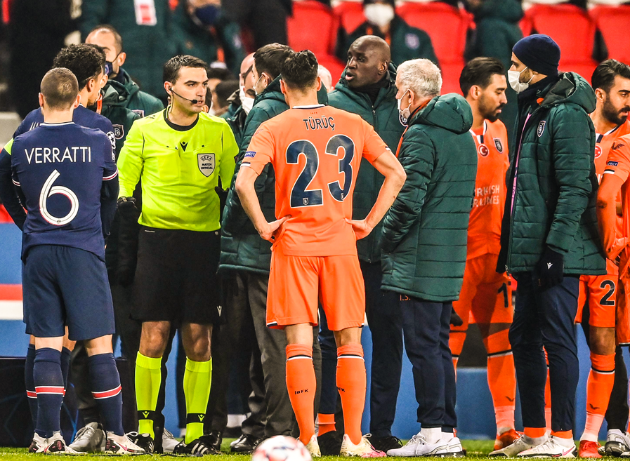 Presa mondială a explodat după scandalul declanşat de arbitrii români la meciul PSG-Istanbul Başakşehir