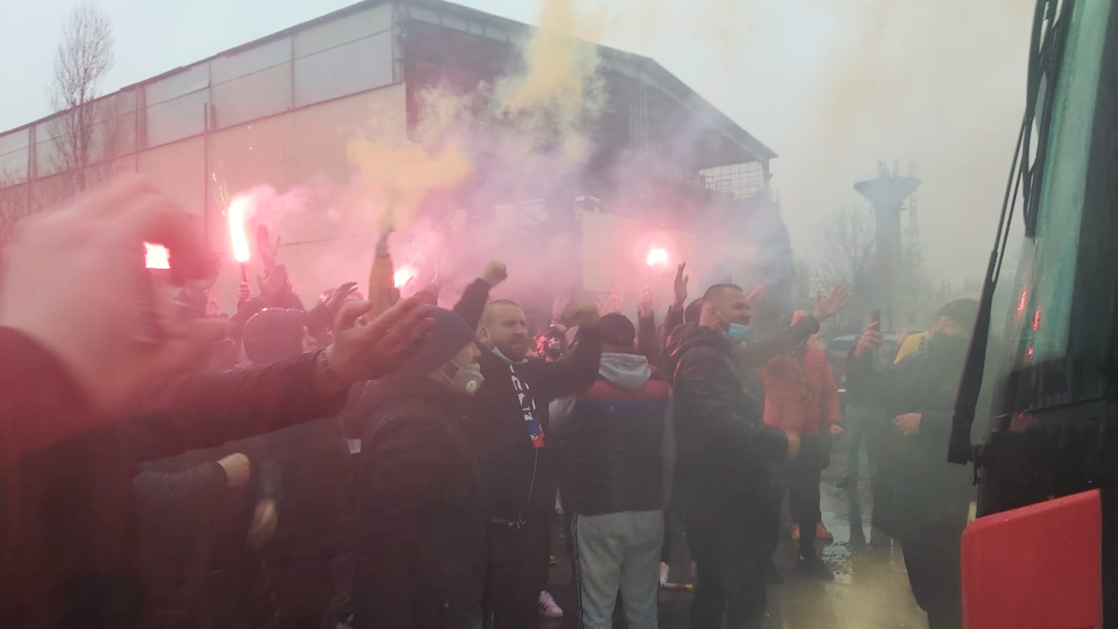 Show pirotehnic pentru fotbaliștii de la FCSB! Ce s-a întâmplat înainte de plecarea spre Cluj, pentru duelul cu CFR