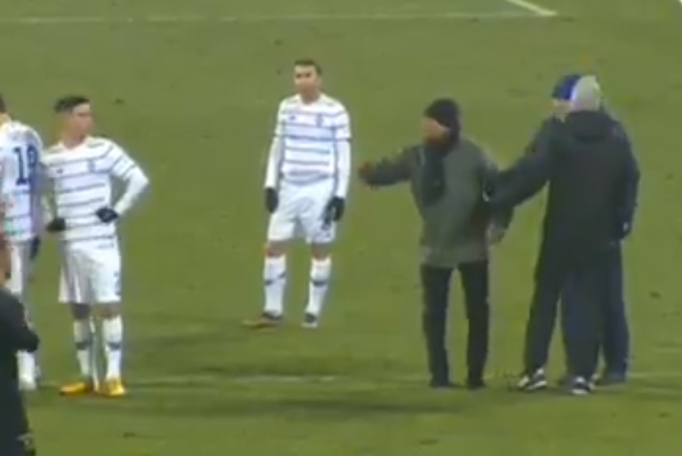 Mircea Lucescu a făcut show în Ucraina. A plecat la vestiare, s-a întors, apoi a criticat VAR-ul: ”Am avut penalty cu Barcelona!”