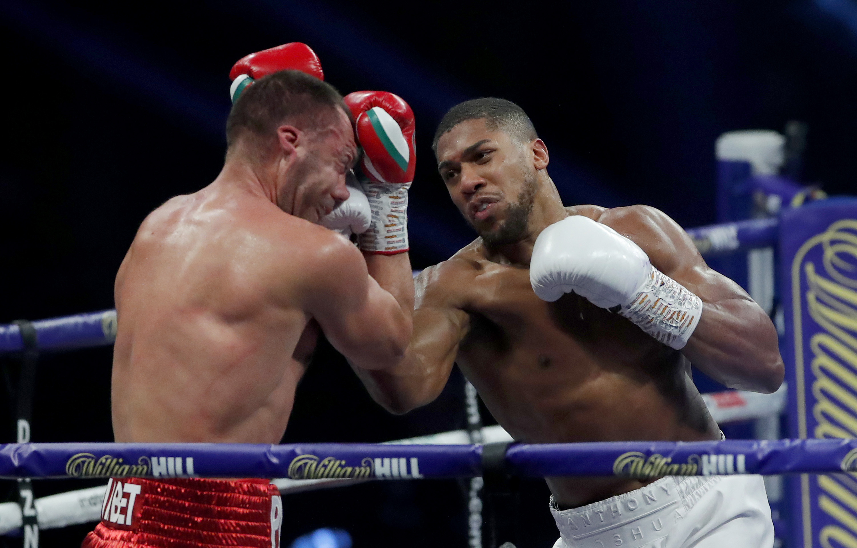 Anthony Joshua l-a învins prin KO pe Kubrat Pulev! "AJ" și-a apărat titlurile mondiale la categoria grea