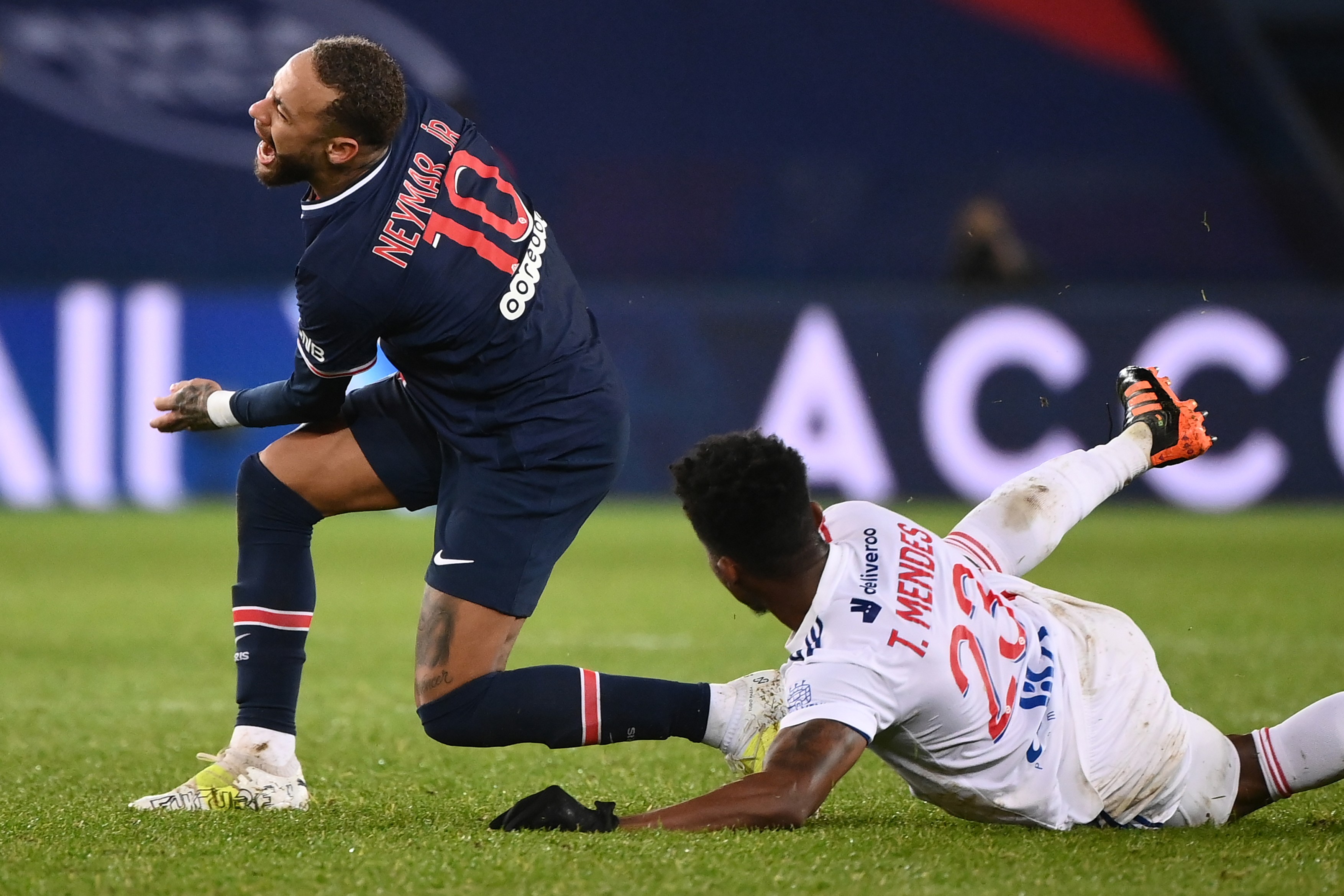 Neymar e făcut praf după ce s-a aflat că accidentarea sa nu e atât de gravă. "E o atitudine murdară"