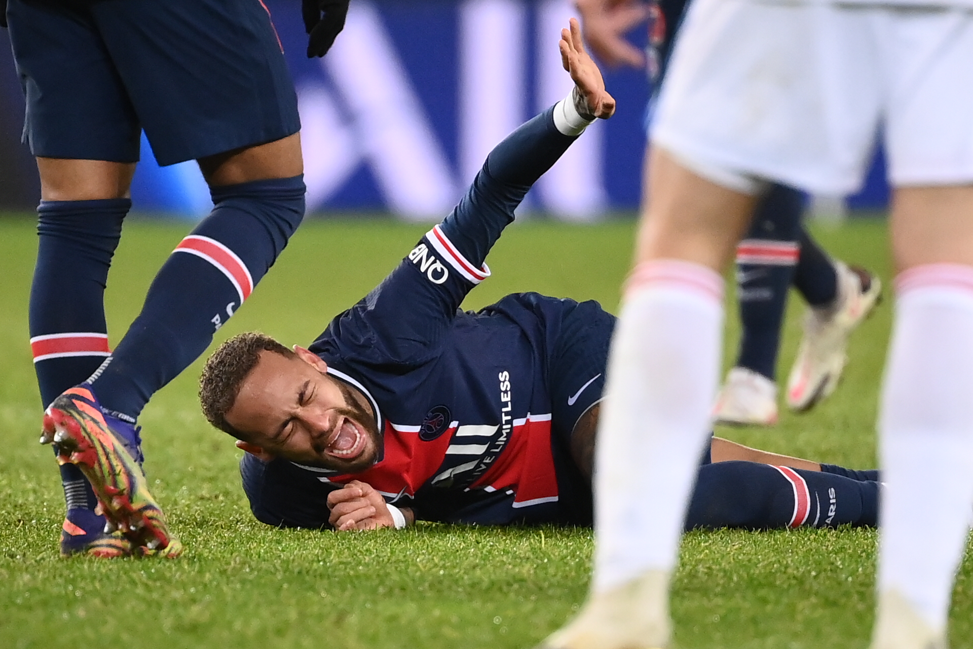 Anunțul lui PSG și mesajul lui Neymar, după accidentarea brazilianului: "Dumnezeu m-a salvat de la ceva serios"