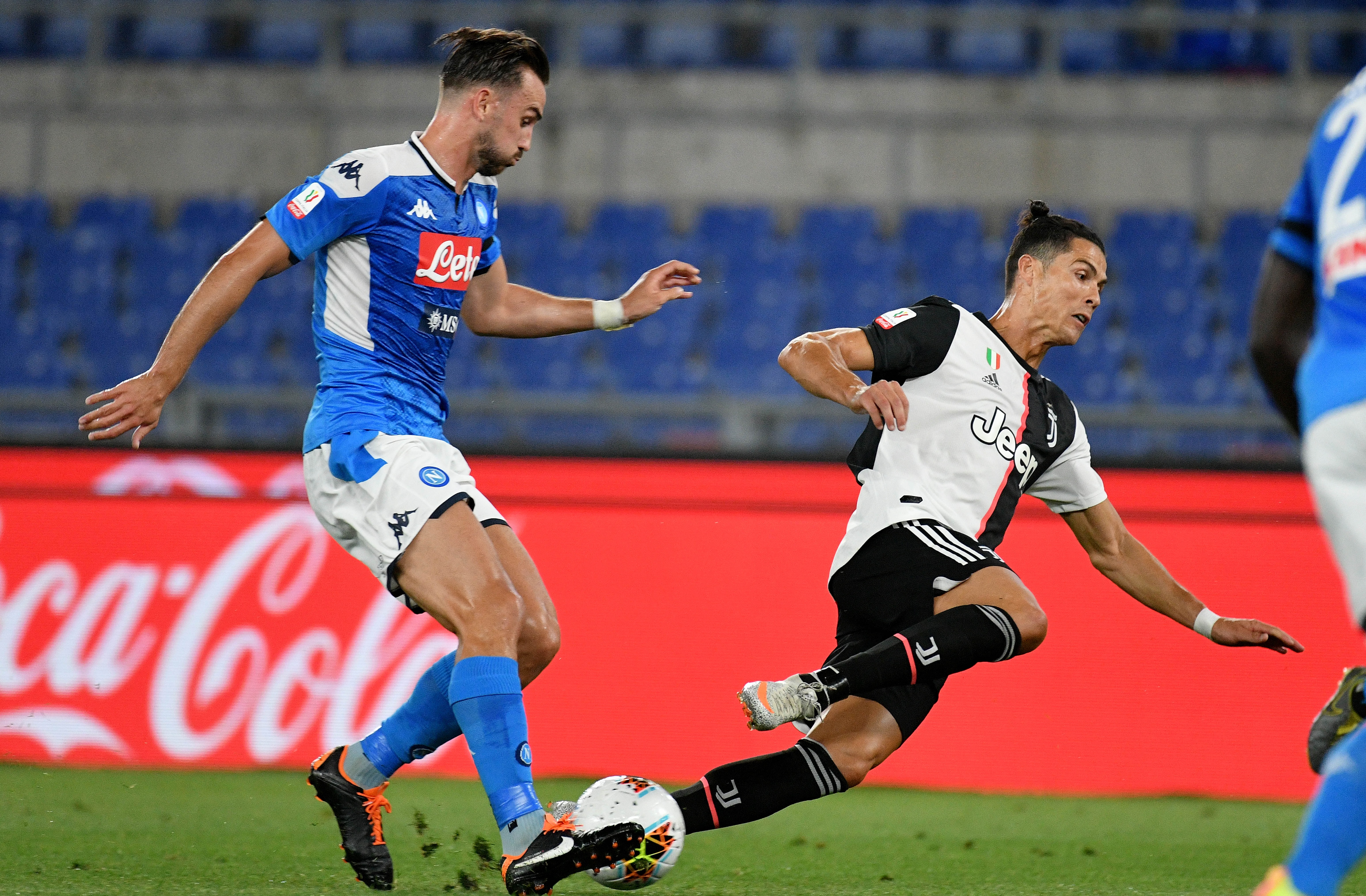 Răsturnare de situație în cazul meciului Juventus - Napoli, decis inițial la masa verde. Ce așteaptă italienii la apel