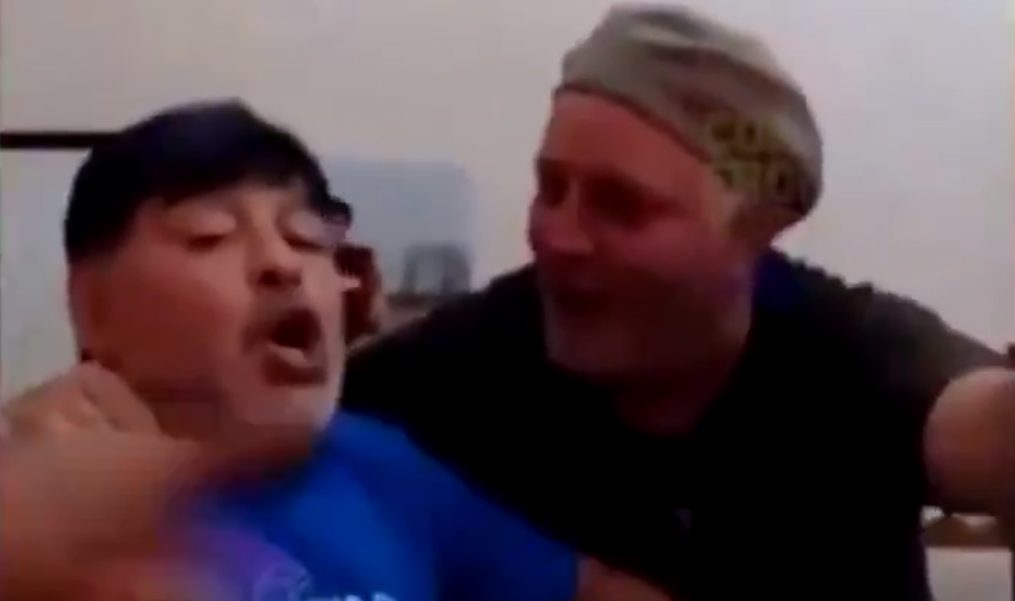 Clipul controversat filmat în ultimele zile ale lui Maradona, în care ”El Dios” petrece cu alcool, trabucuri și pastile