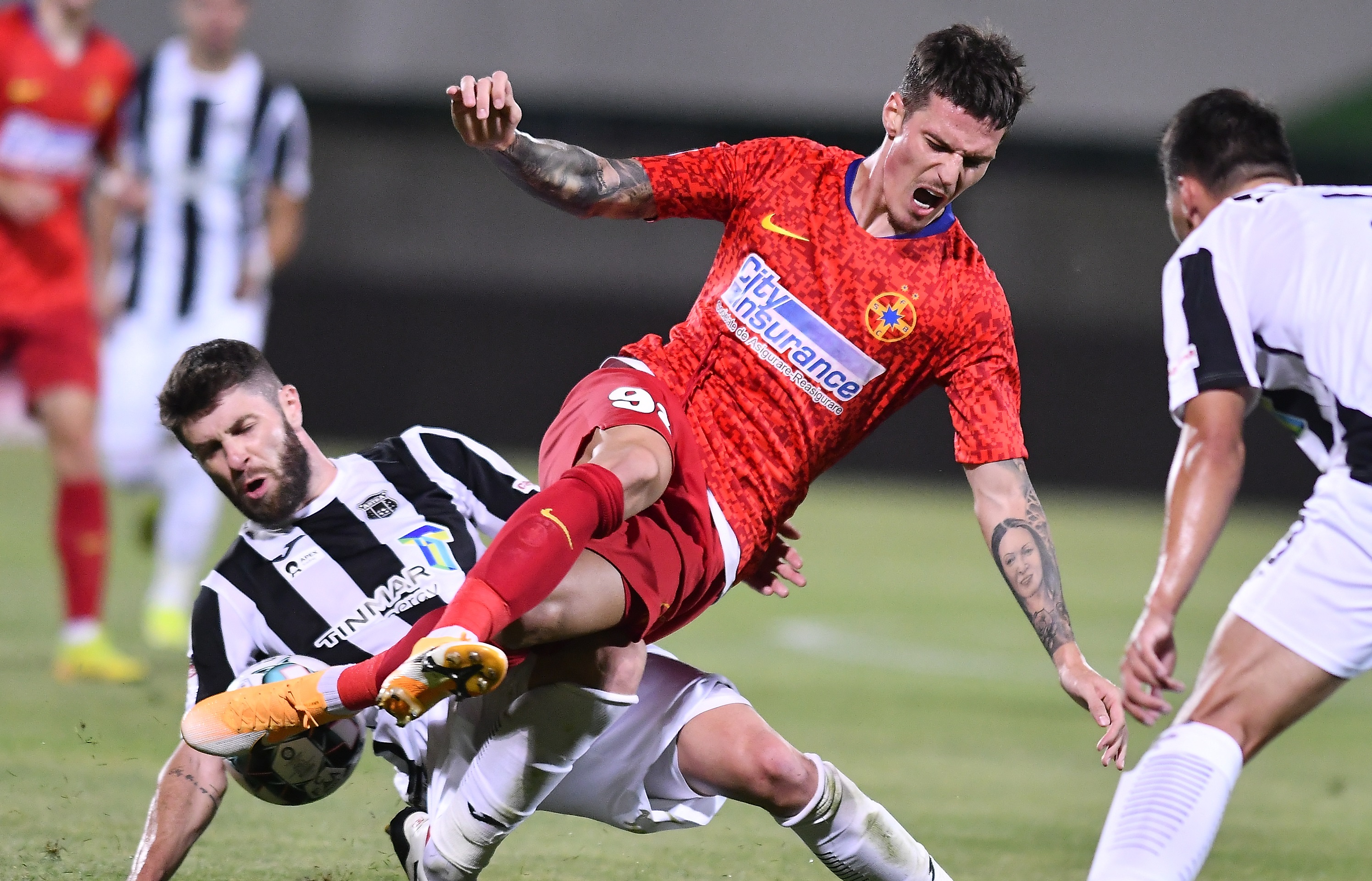 Liga 1 se reia mai rapid ca niciodată! Când se joacă primele două etape din 2021