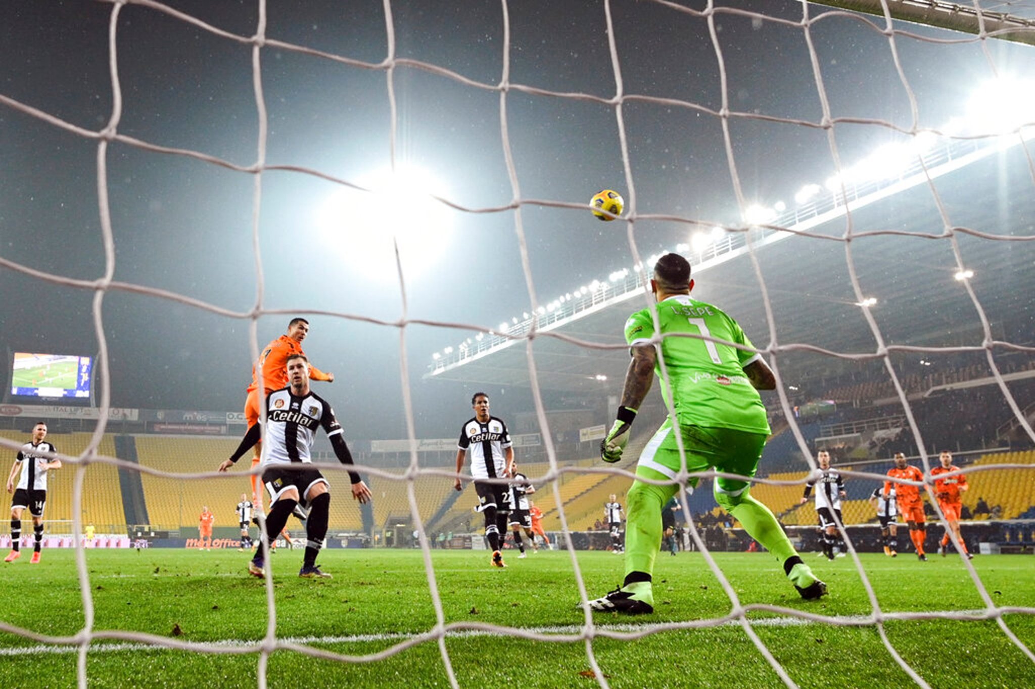 Nu mai este ”Air Jordan” este ”Air Cristiano”! Starul lui Juve, un nou gol de poveste, după cel din 2019