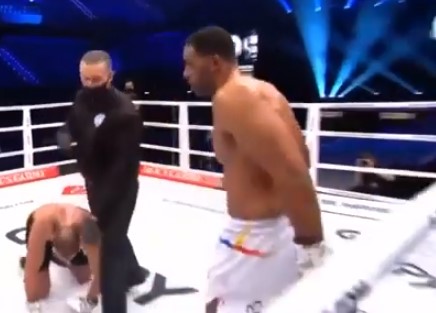 Omul din umbră responsabil pentru triumful lui Benny Adegbuyi în fața lui Badr Hari