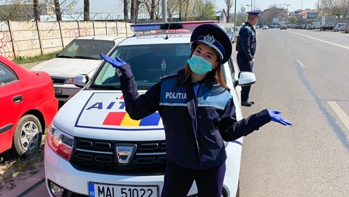 Larisa, de la jignirile aduse de români după ce a îmbrăcat haina de poliţist, la cea mai titrată gimnastă
