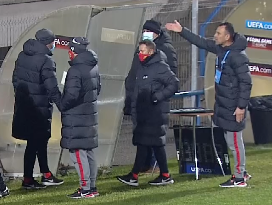 Scandal la pauza meciului FCSB - Sepsi, după ce Leo Grozavu ar fi înjurat toată repriza. Toni Petrea: ”Bate-i, bă, pe ai tăi!”