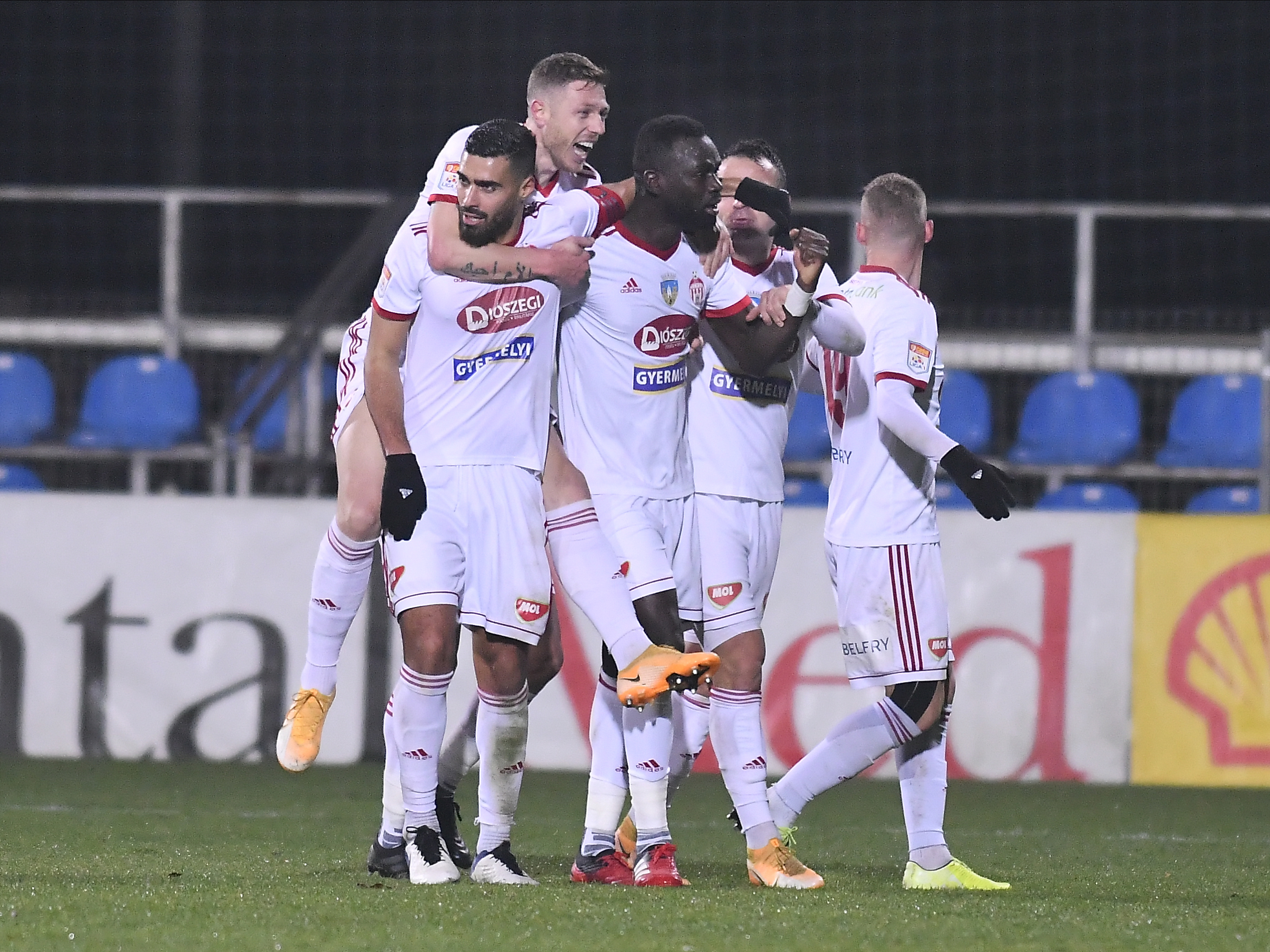 ”Jucătorul de la FCSB a folosit cuvinte pe care nu pot să le reproduc!” Reacția celor de la Sepsi după scandalul din pauză