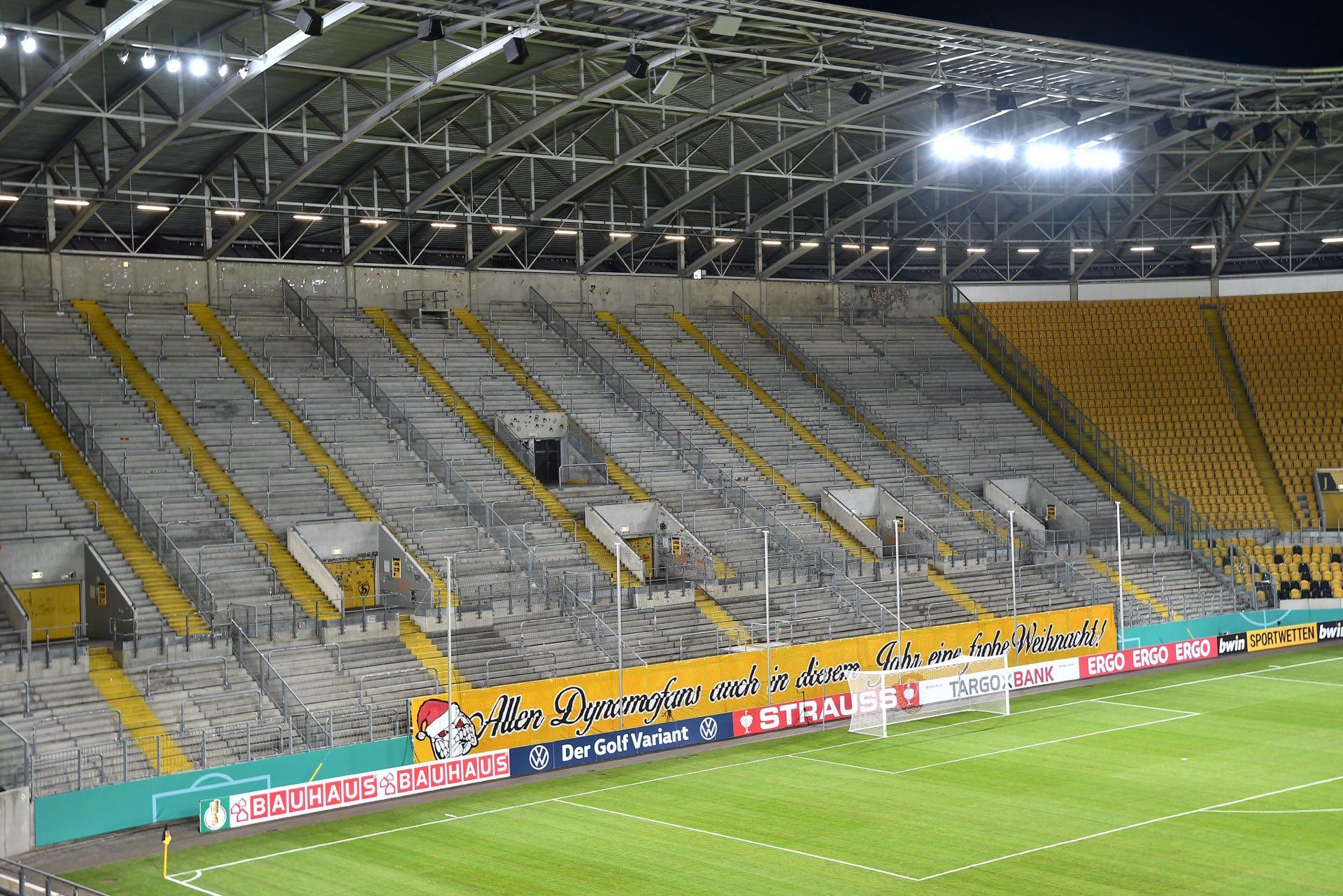 Un club din Germania a vândut peste 72 de mii de bilete la un meci, deși accesul fanilor pe stadion e interzis