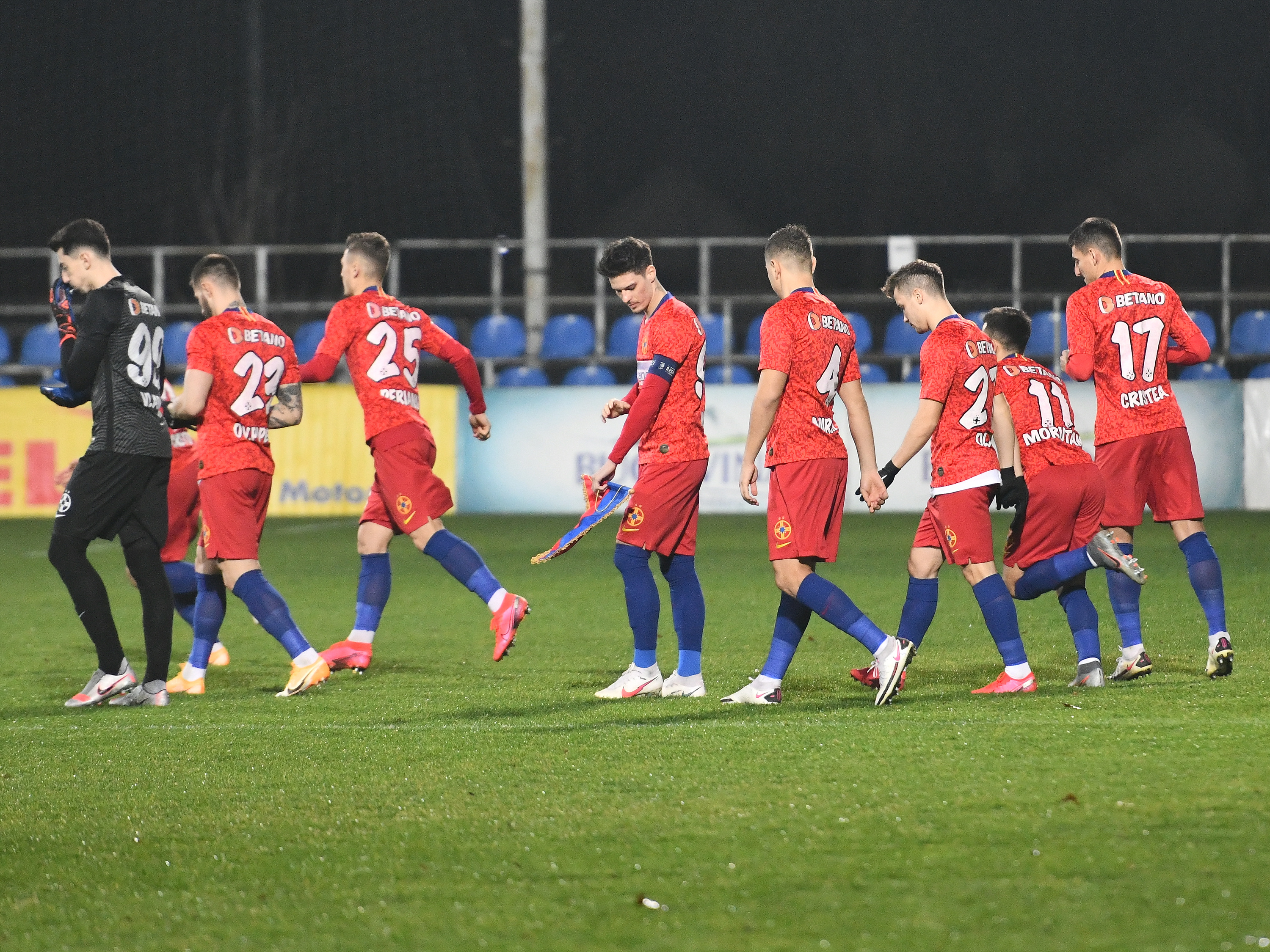 În România ”răsar” tot mai multe arene moderne, dar un sfert din Liga 1 are probleme. Cine va juca în exil în 2021