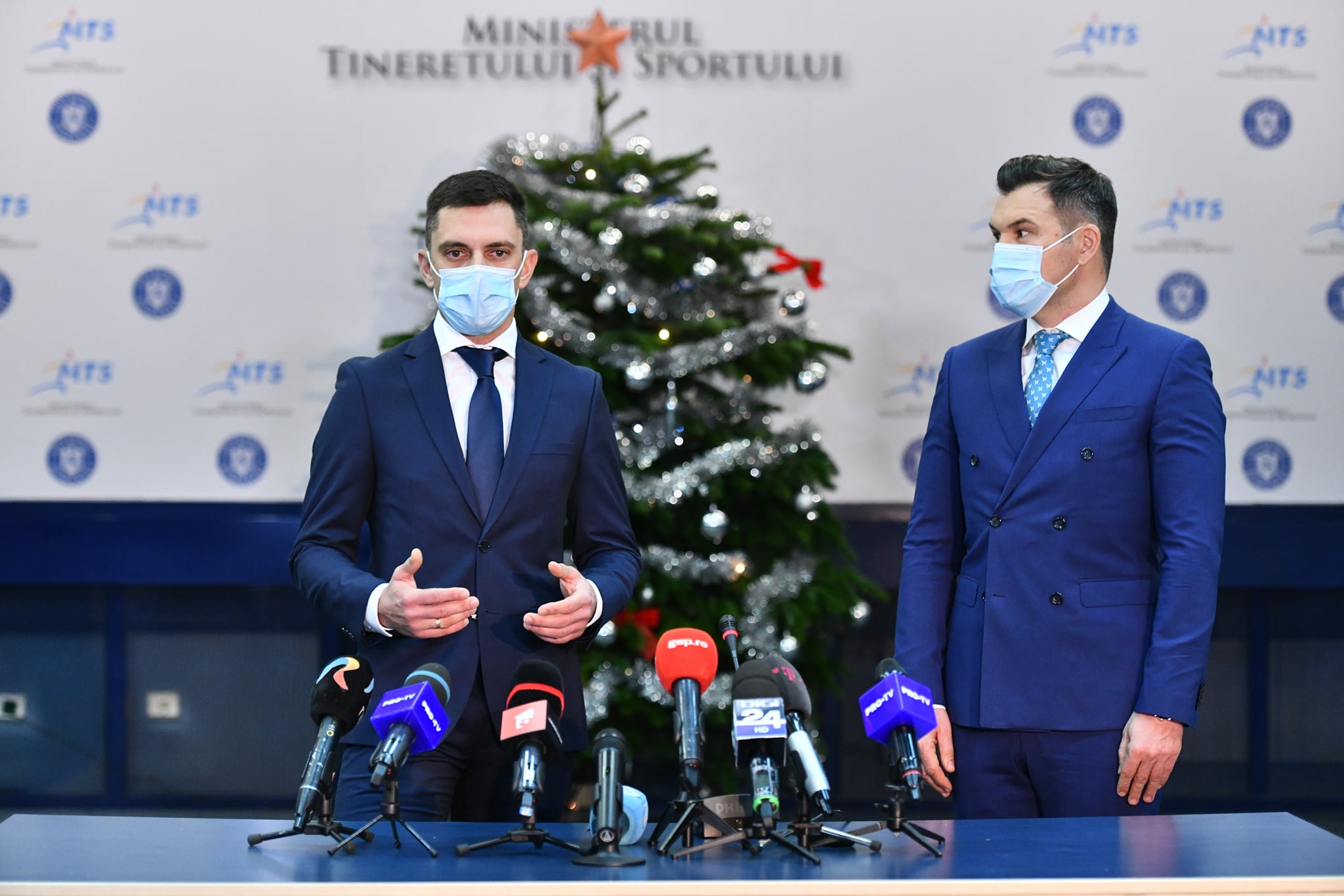 Cu ce echipă ţine Eduard Novak, noul ministru al Tineretului şi Sportului, şi ce a spus despre Ionuţ Stroe