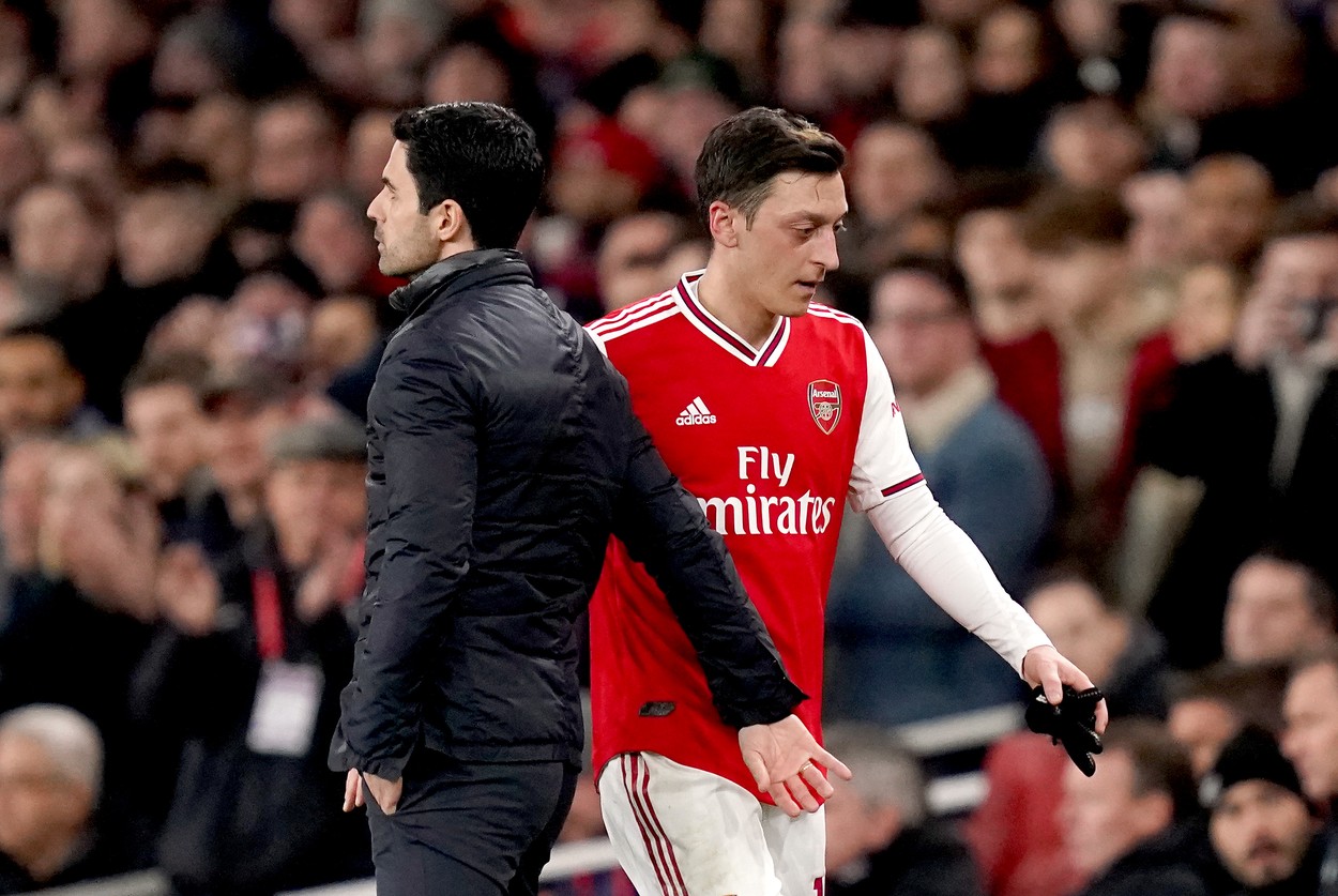 Mesut Ozil n-a mai jucat din martie, dar şi-a găsit echipă şi i-a fost oferit un salariu uriaş
