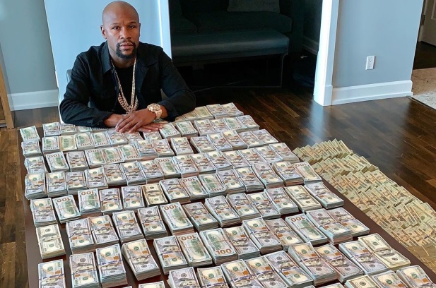De aceea i se spune "money". Floyd Mayweather va primi de 25 de ori mai mulți bani decât adversarul său