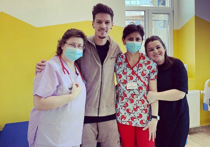 Dennis Man, gest uriaș de Sărbători. Vedeta FCSB-ului a sărit în ajutorul copiilor care ajung în spital