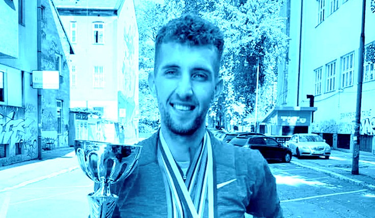 Januzovic avea doar 27 de ani şi era multiplu campion internaţional. Cauza clară a morţii încă nu este cunoscută