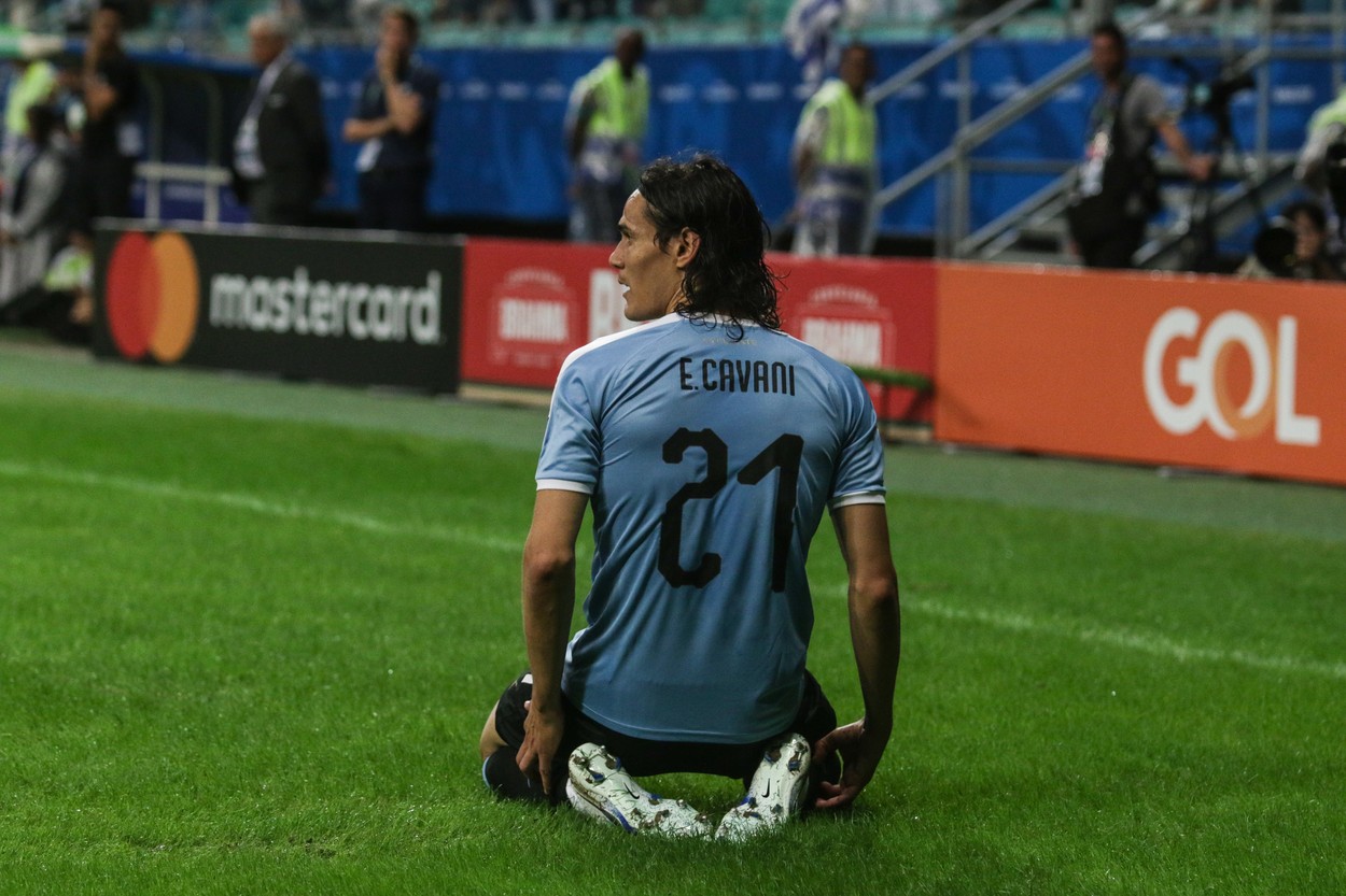 ”Mulțumesc, negrito!” Intelectualii din Uruguay, diferiți de români: sar la gâtul englezilor, care l-au suspendat pe Cavani