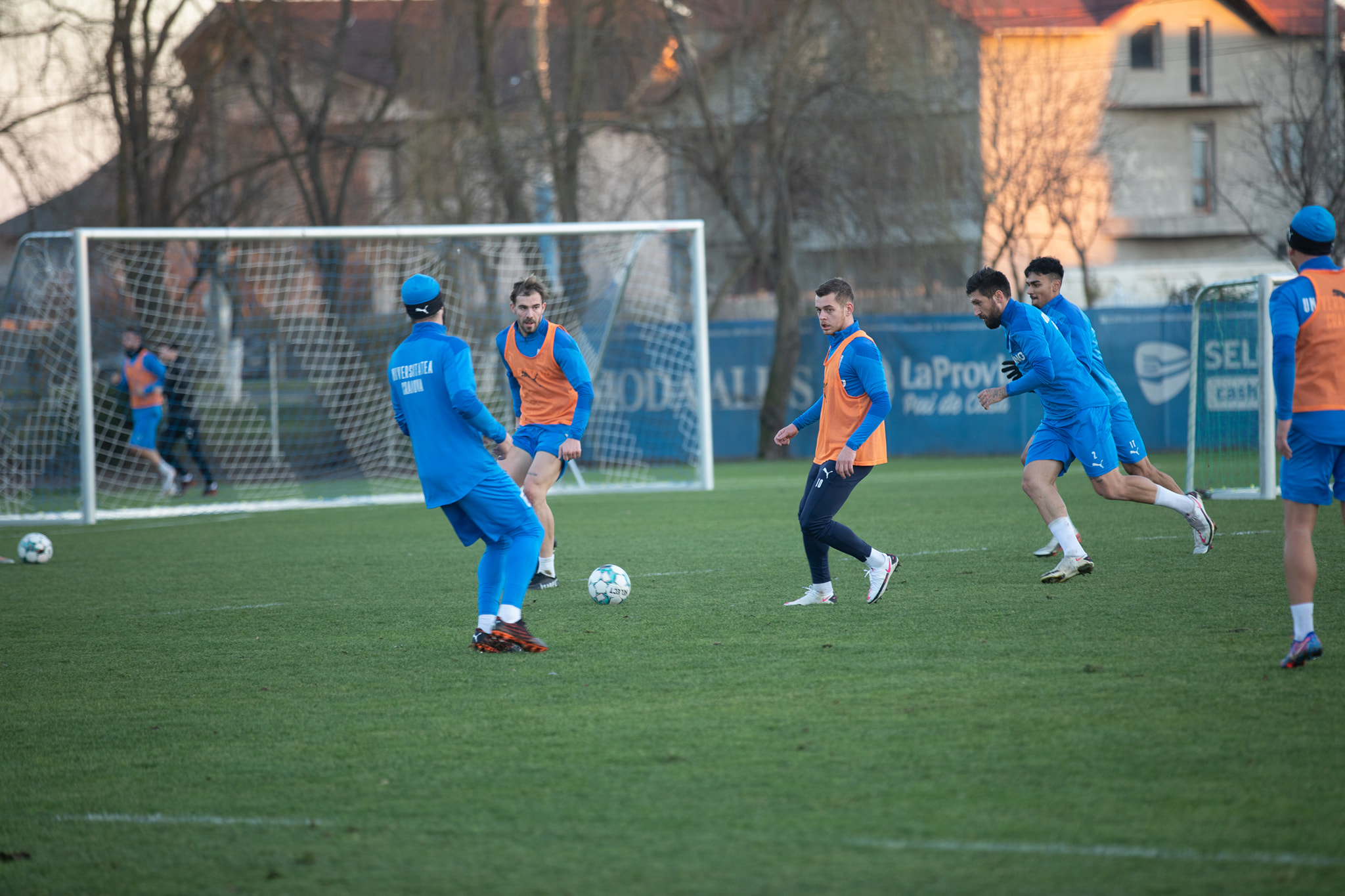 Universitatea Craiova s-a reunit fără 3 jucători și cu un antrenor nou