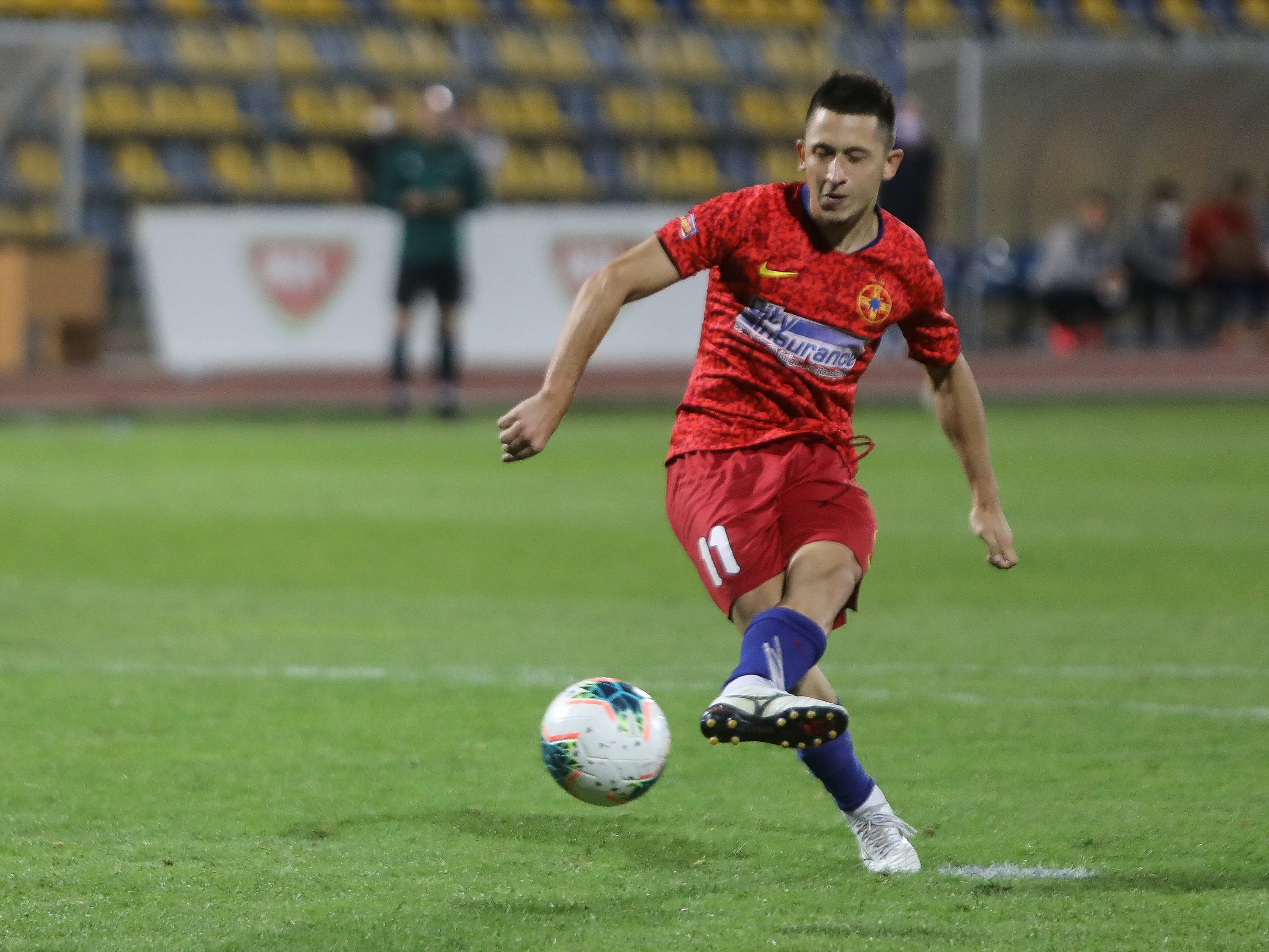 De ce vor arabii, de fapt, să-l transfere pe Moruțan. Ce plan au pentru vedeta FCSB-ului