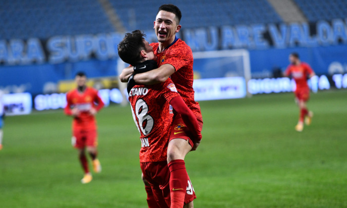 Olimpiu Moruțan și Dennis Man, în meciul cu Universitatea Craiova / Foto: Sport Pictures