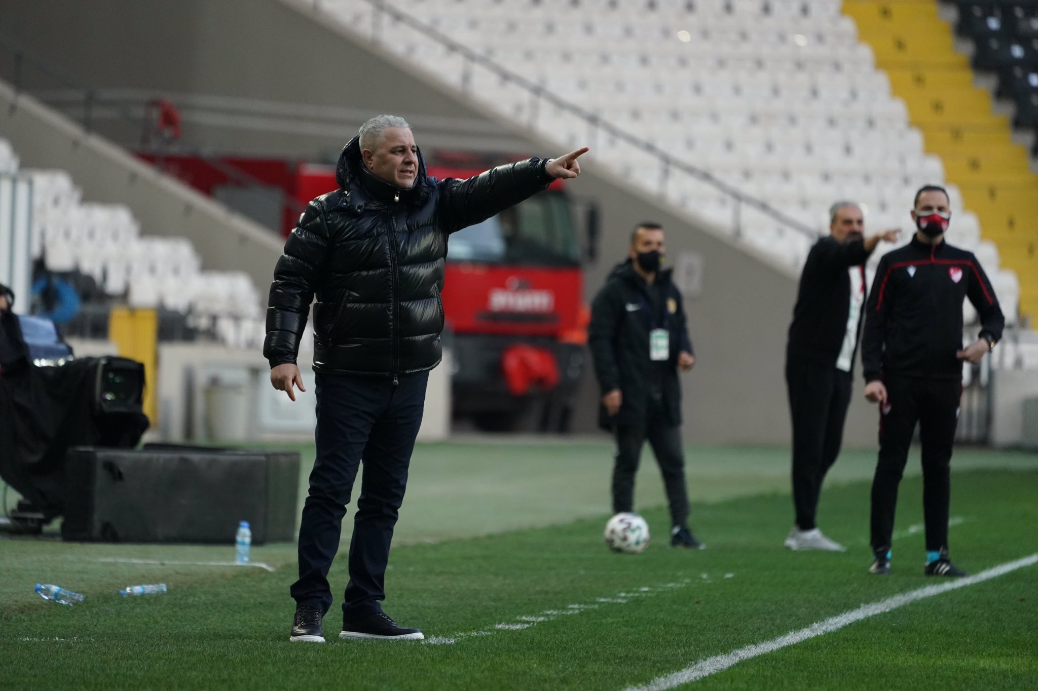 Marius Șumudică, sancționat pentru un singur cuvânt rostit. Ce i-a spus arbitrului