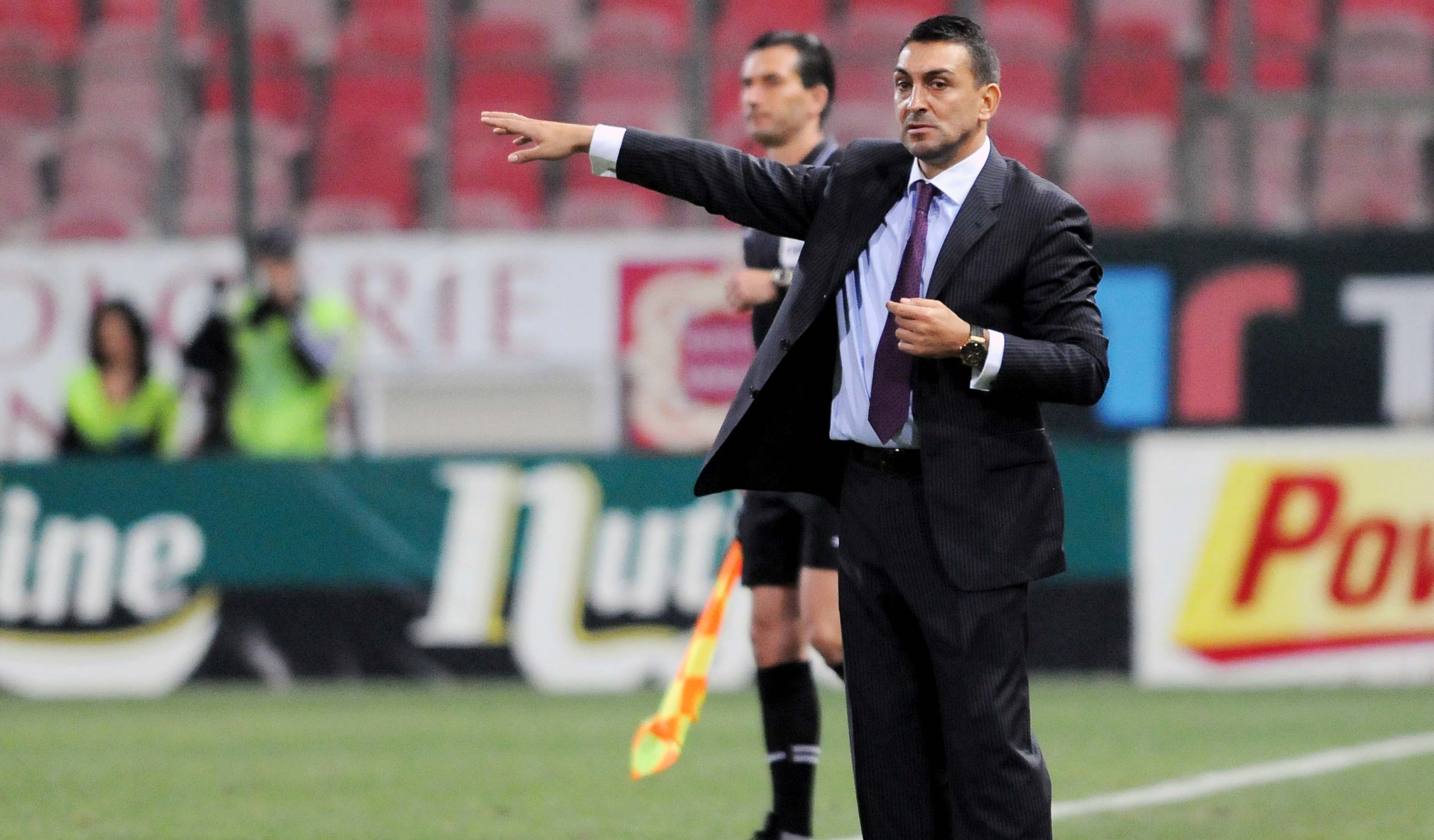 Moment antologic cu Ilie Dumitrescu în Cipru. Cum l-au deranjat jucătorii lui Apollon și reacția nervoasă din vestiar