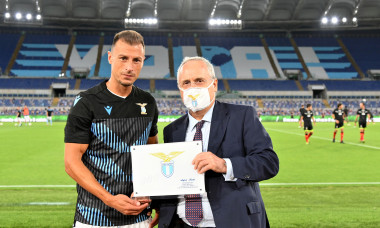 Ștefan Radu, alături de Claudio Lotito, președintele clubului Lazio / Foto: Getty Images