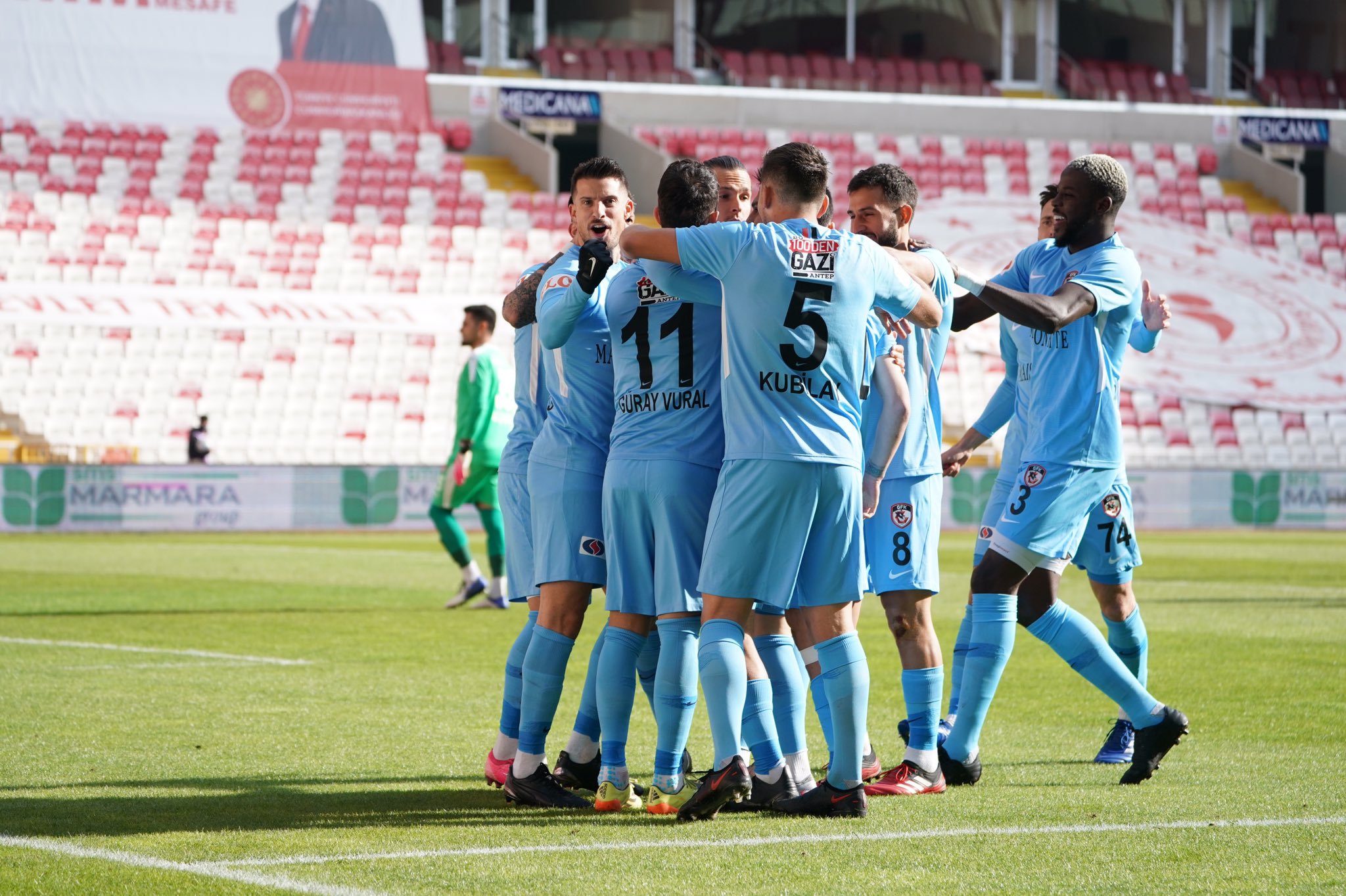 Sivasspor - Gaziantep 2-1. Fără Șumudică, Maxim a înscris din nou, dar oaspeții înregistrează primul eșec după 4 luni