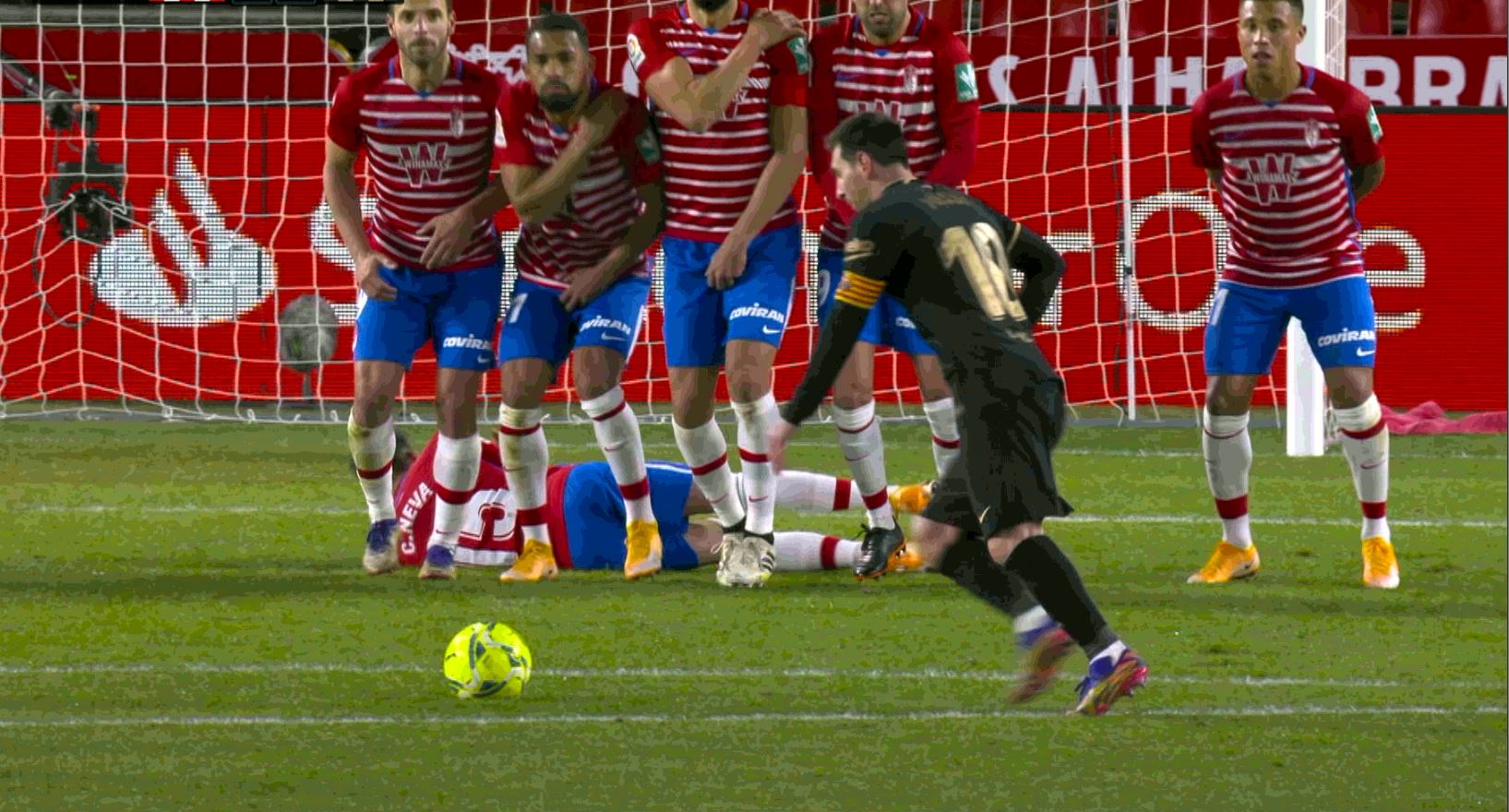 Messi l-a făcut de râs pe un adversar. Cum a încercat Neva să oprească un șut
