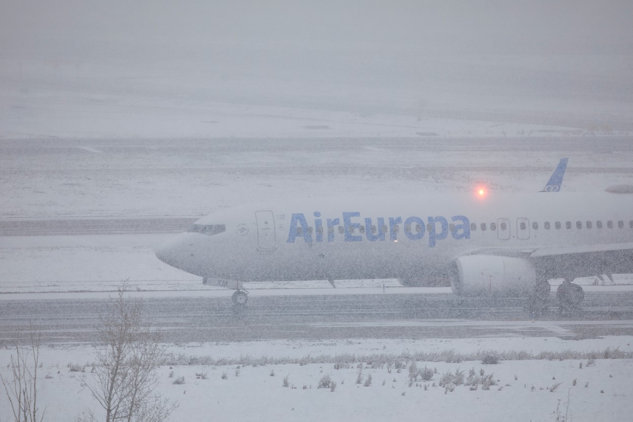 "Ne-au ținut ca pe hamsteri!" Reacții dure, după ce Real Madrid a fost blocată pe aeroport mai bine de trei ore