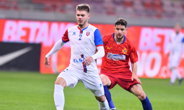 Denis Haruț, într-un meci FCSB - FC Botoșani / Foto: Sport Pictures